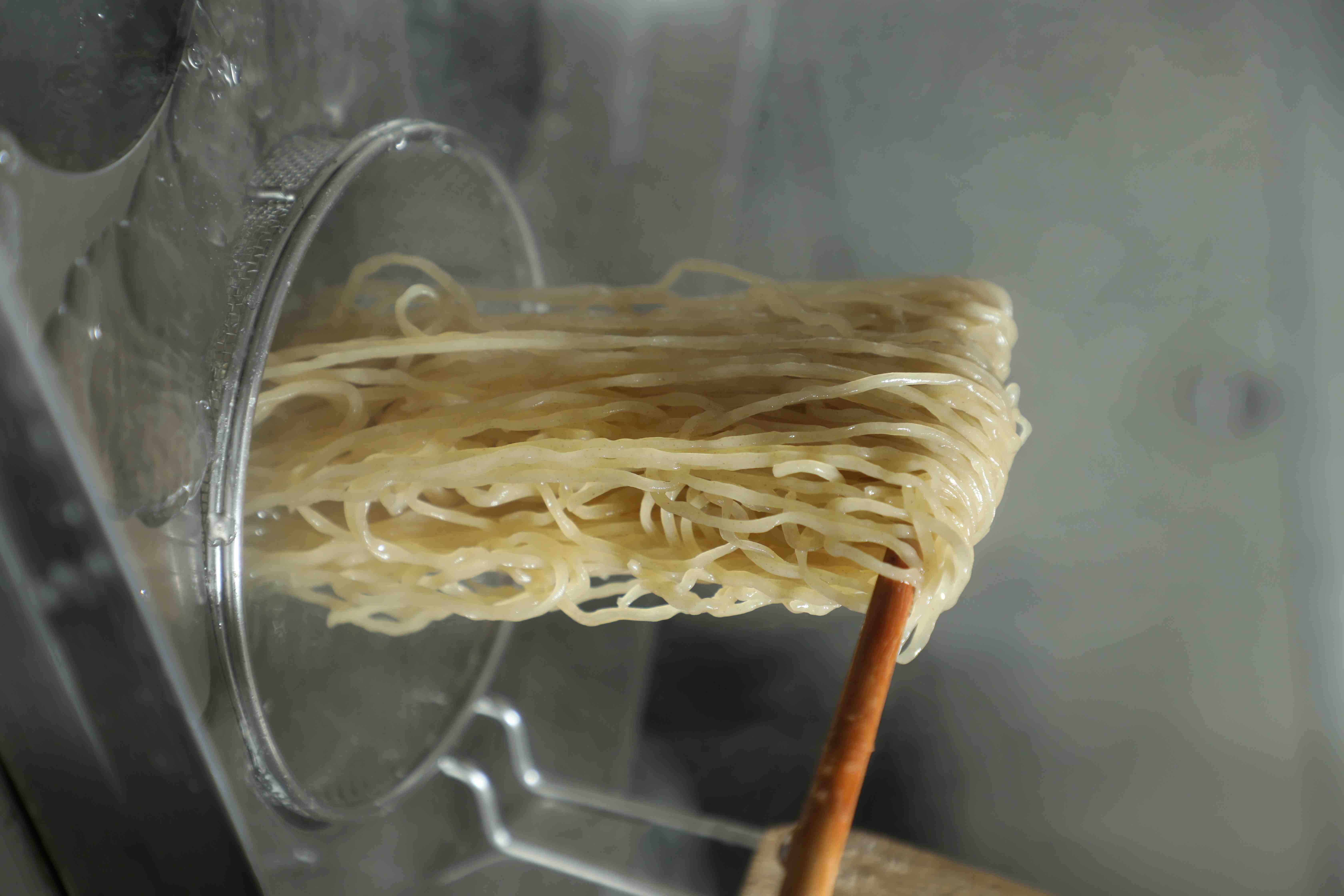 特選虎軒製麵的日本細麵條,軟滑彈牙。