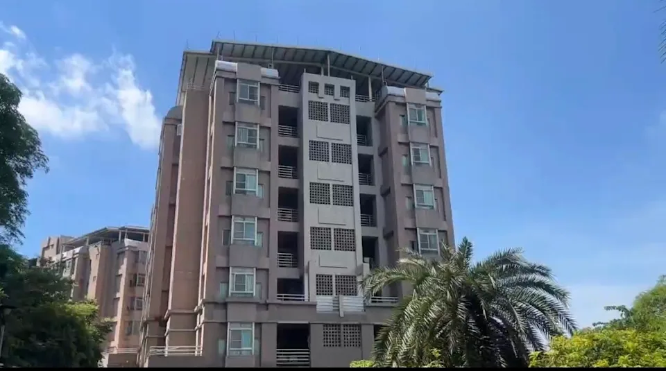 使用近30年的樹德科大男生宿舍即將轉型，學生擔憂住宿權益受損，引發不滿。（樹德科大提供）