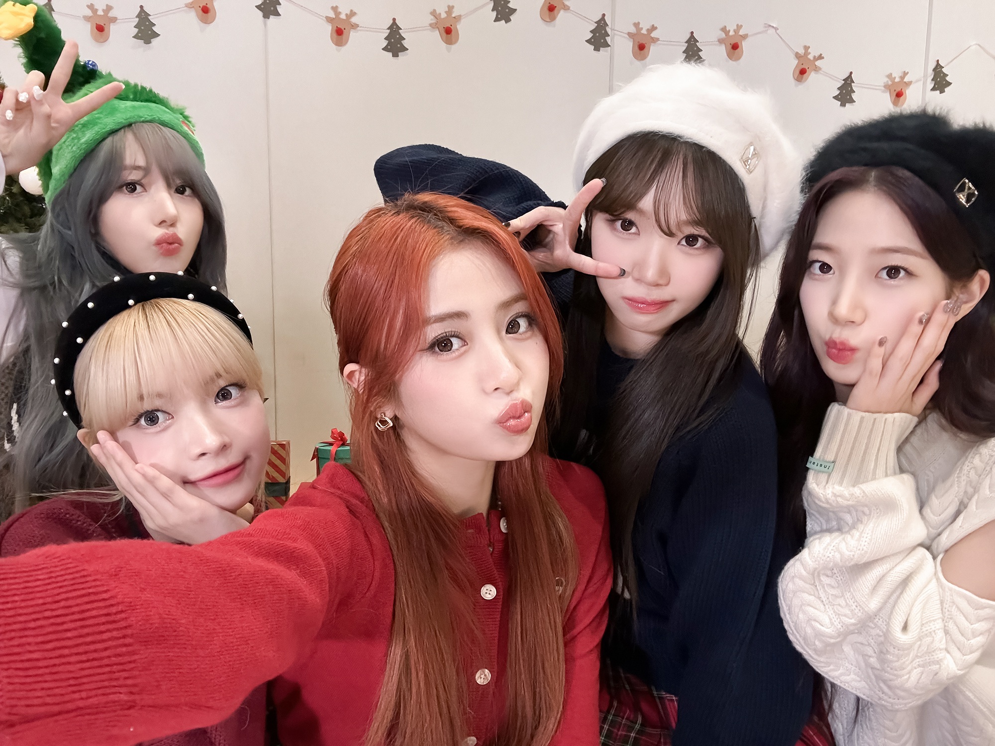 韓國女團LE SSERAFIM將首次登上寶島表演,參加台視《2024超級巨星紅白藝能大賞》陪大家除夕圍爐。(翻攝LE SSERAFIM X)