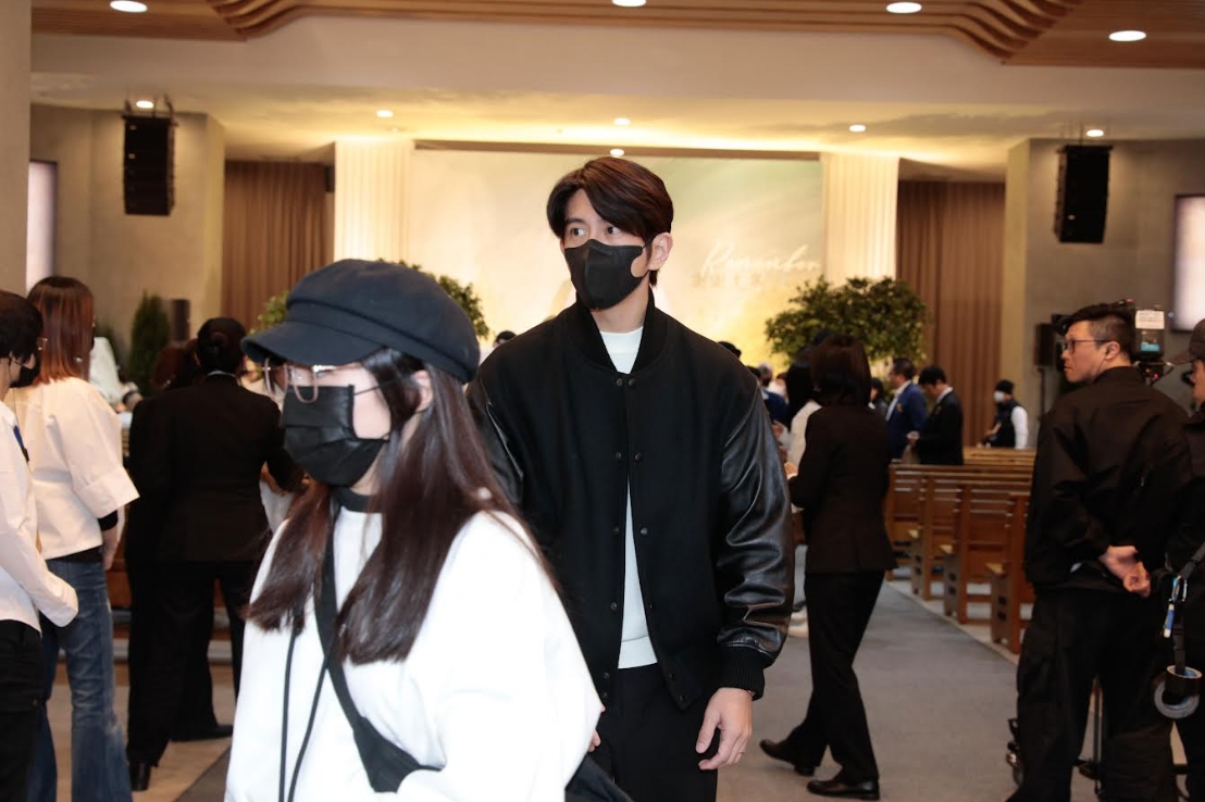 因閃兵風波神隱2個半月的修杰楷，低調現身資深藝人林光寧追思會。