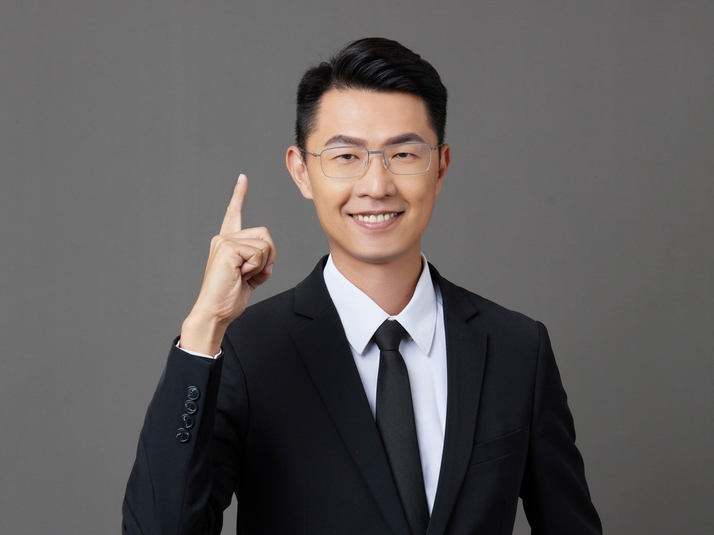 知名律師劉韋廷涉犯偽造文書罪判刑定讞，並被律師懲戒委員會決議停止執行律師職務2個月。（翻攝劉韋廷臉書）