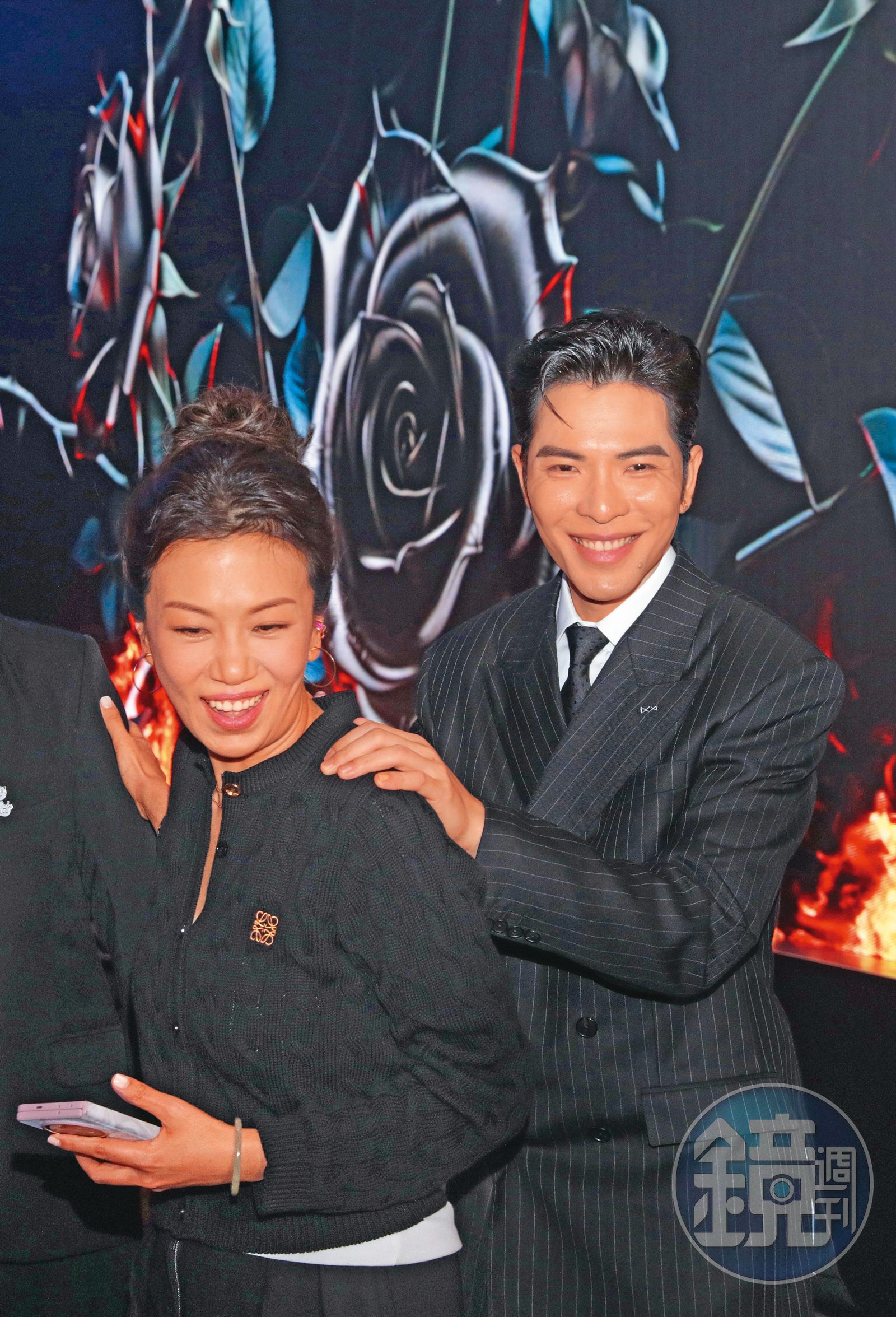 許瑋甯找了曾在蕭敬騰（右）和Summer（左）團隊的夥伴加入。（圖／鏡週刊）