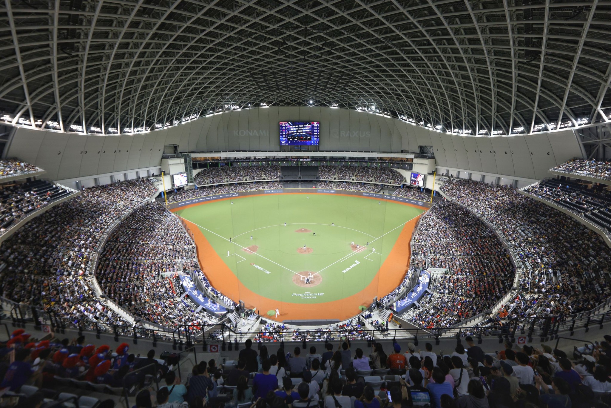 陳其邁表示生蛋容易養蛋難，地方評估興建巨蛋時要特別小心。（翻攝自CPBL 中華職棒臉書）