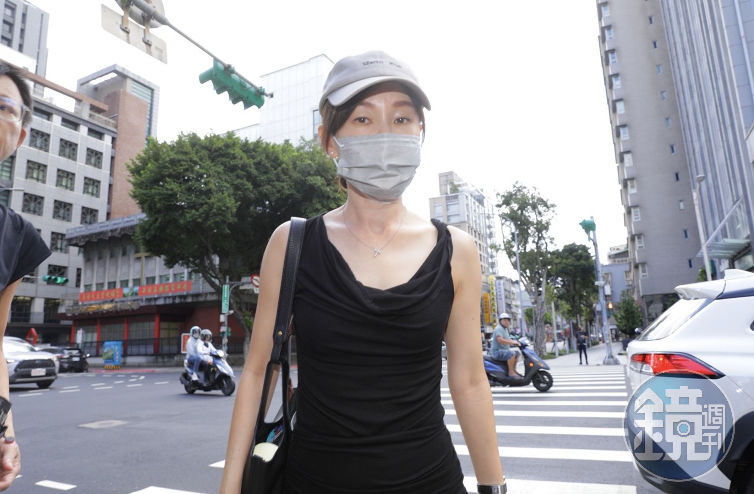 彭佳慧送別好友最後一程。