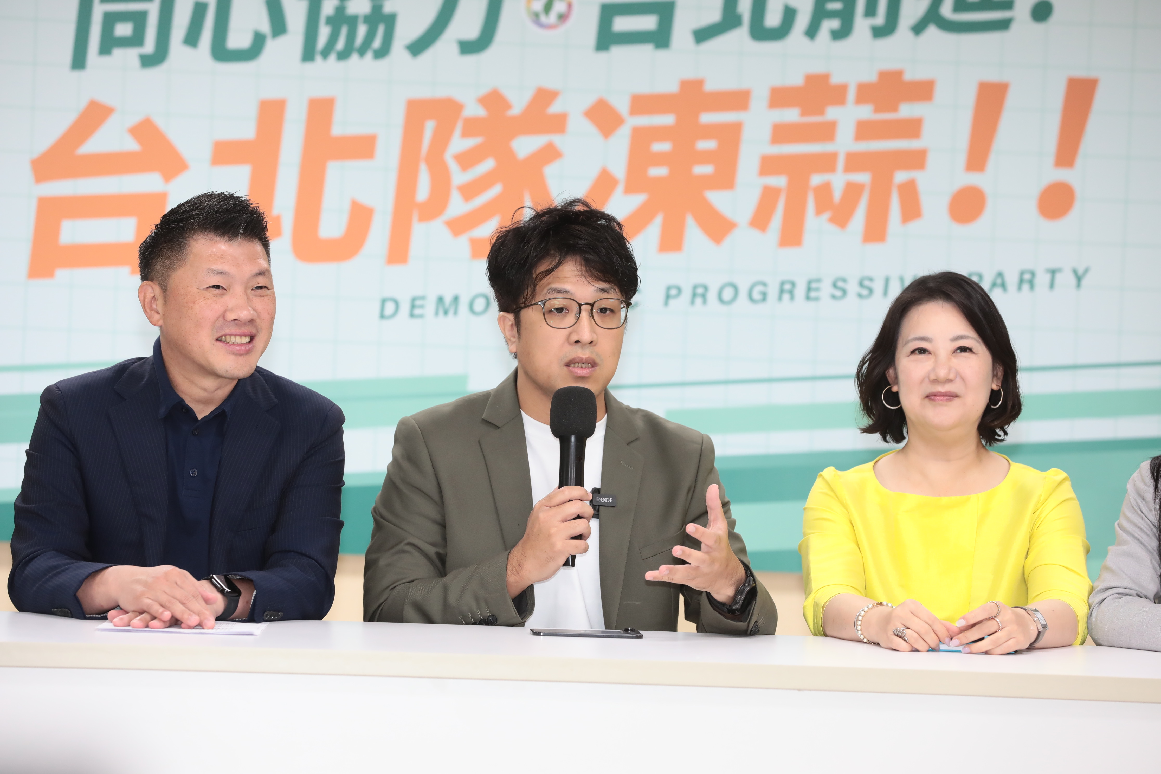 沈伯洋選台北市長國台辦氣炸怒嗆，本人反擊了。（鏡報林煒凱）