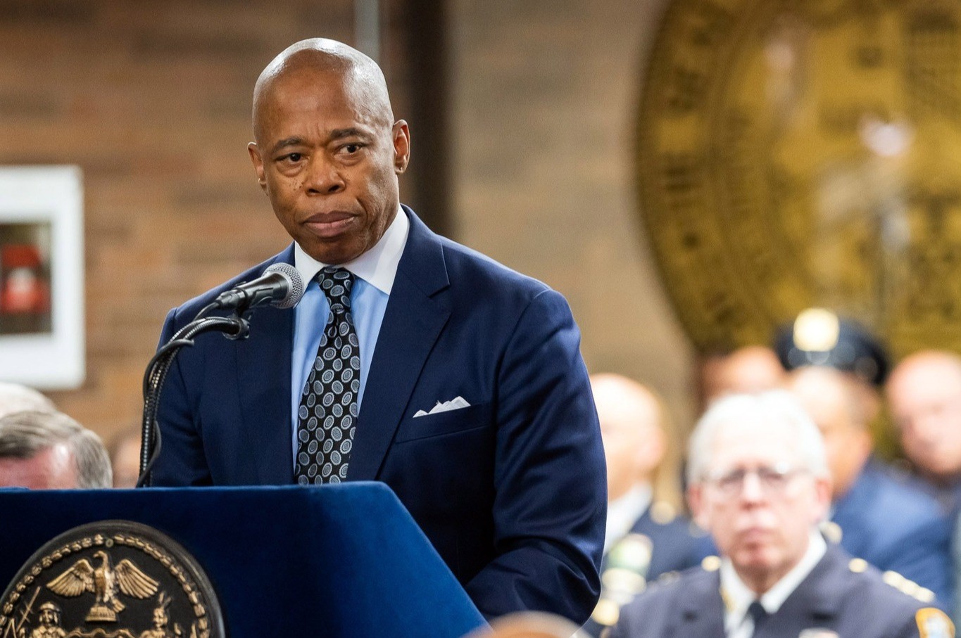 紐約市長亞當斯面臨5項罪名指控，而他堅稱自己的清白。（翻攝自臉書）