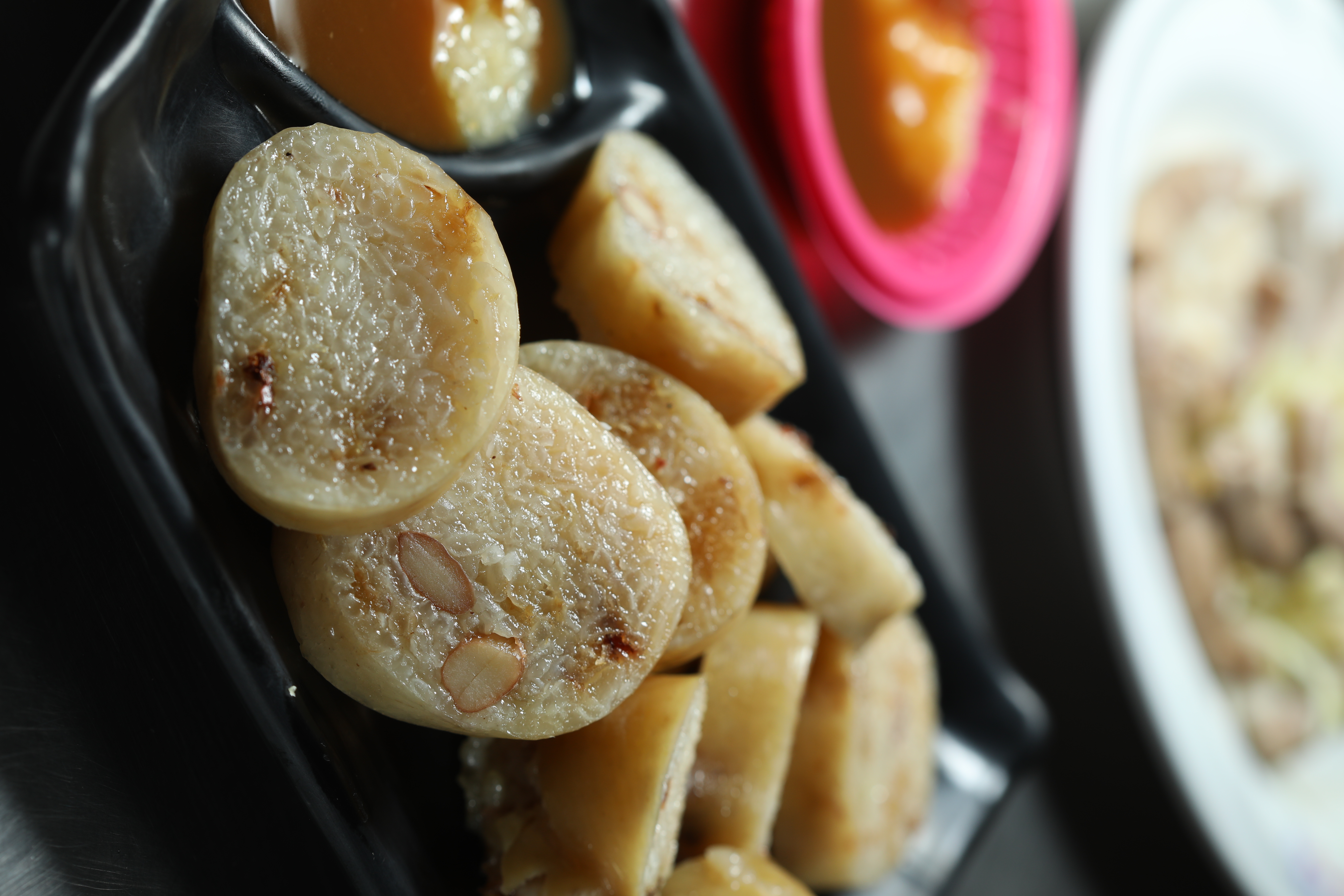 「糯米大腸」也是老饕推薦必點，是包有花生的傳統南部口味。（50元／份）
