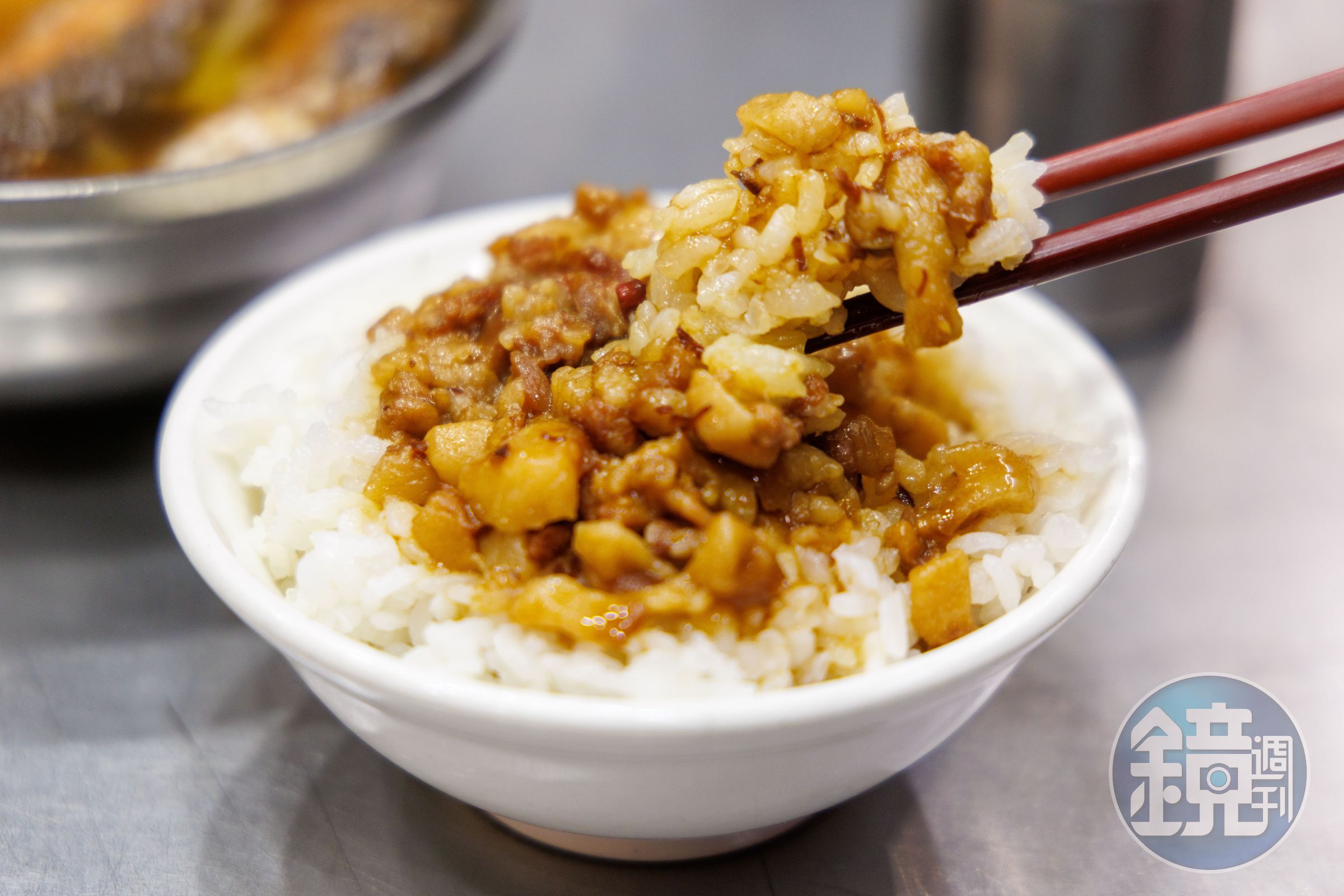 紅燒鰻焿的味道仍和記憶中一樣,只是又漲價了。(100元/碗)
