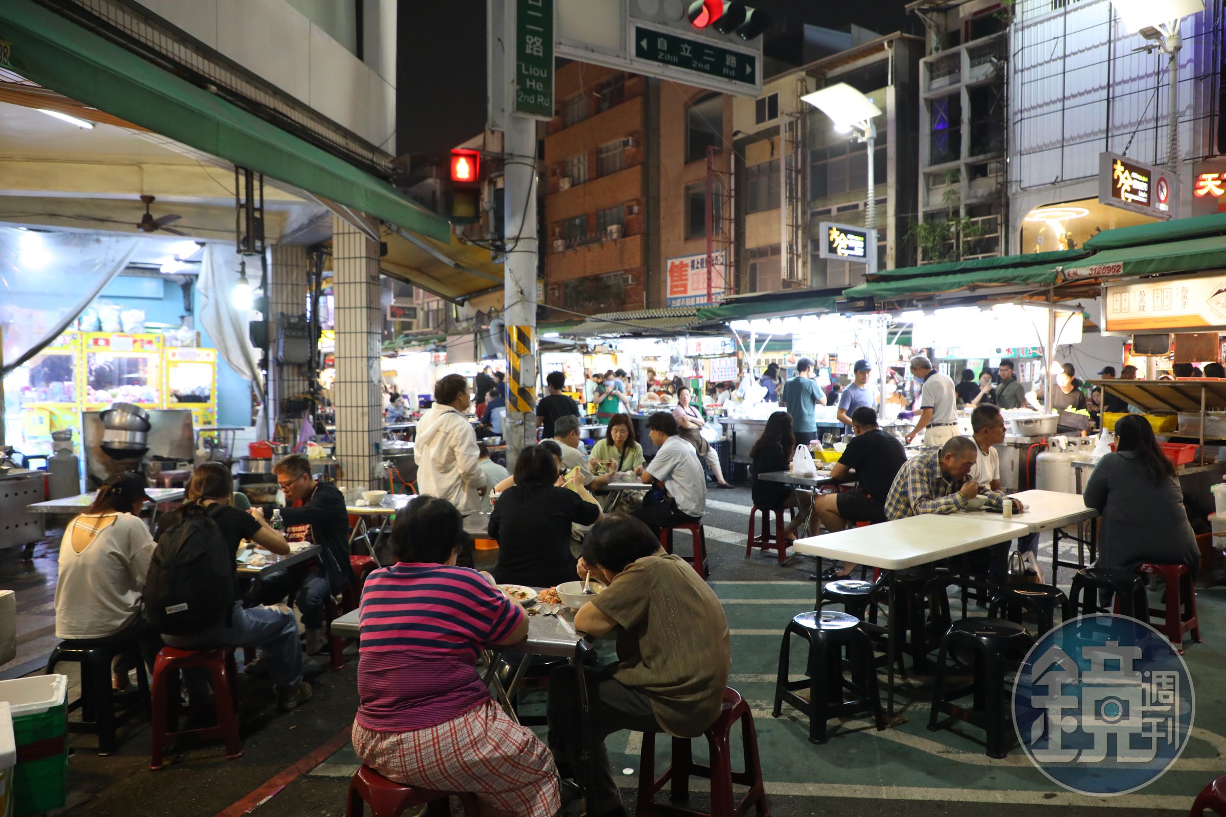 俗又大碗的莊記海產粥，以尚青的食材吸引眾多食客。