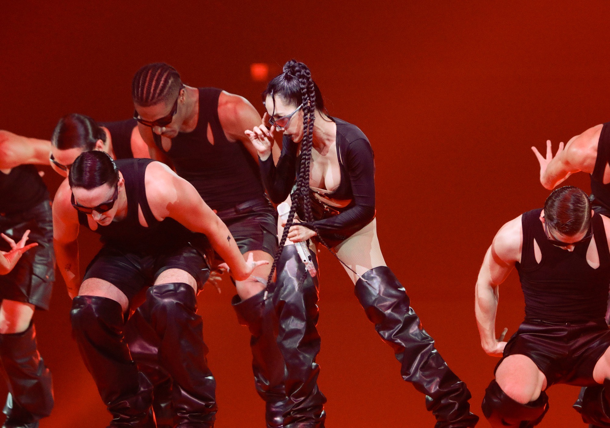 蔡依林露出胸貼。