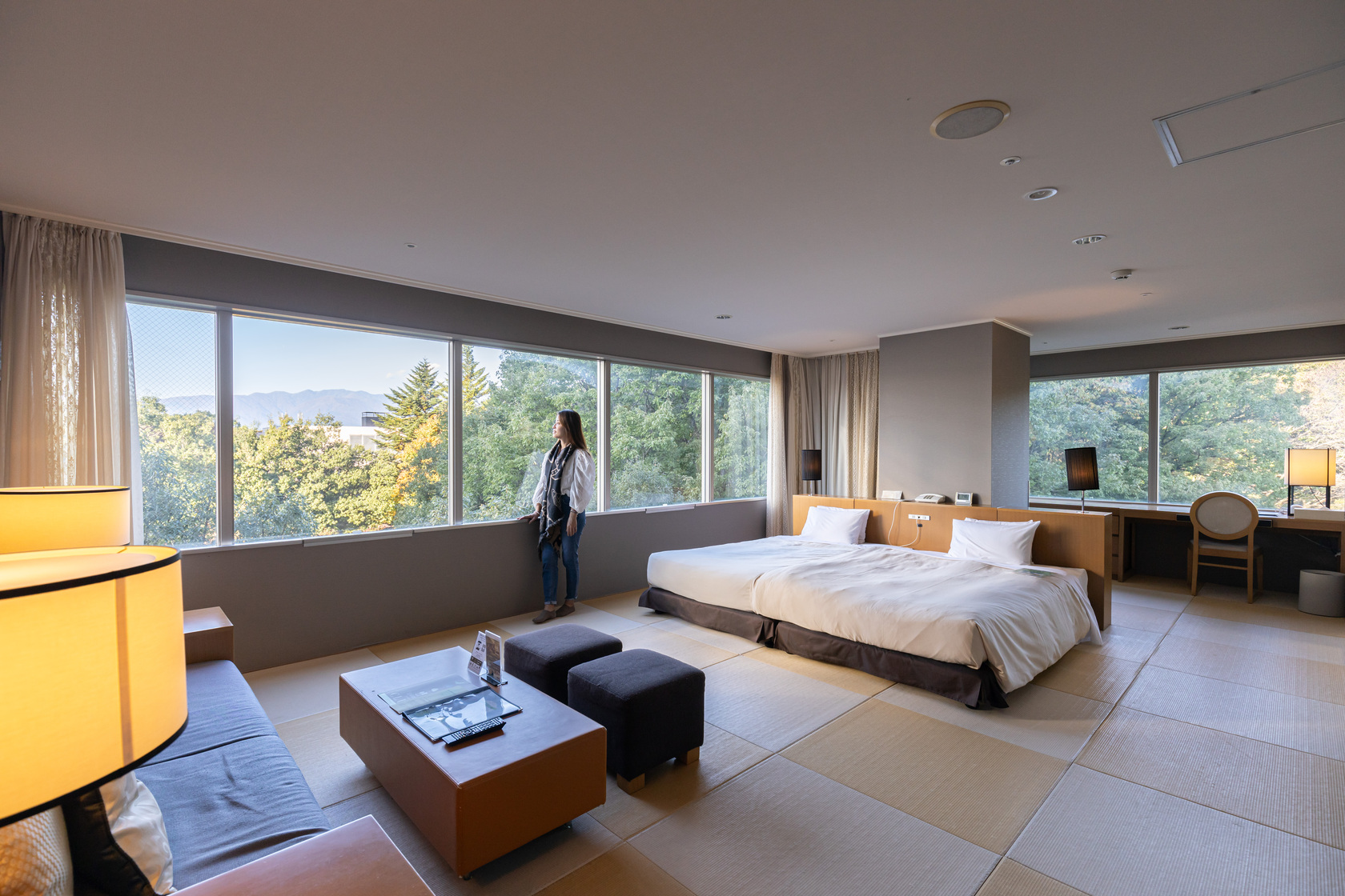 「Epinard那須酒店」高樓層的「絆角套房」可容納6至8人。（53,900日圓／晚，約NT$11,568）