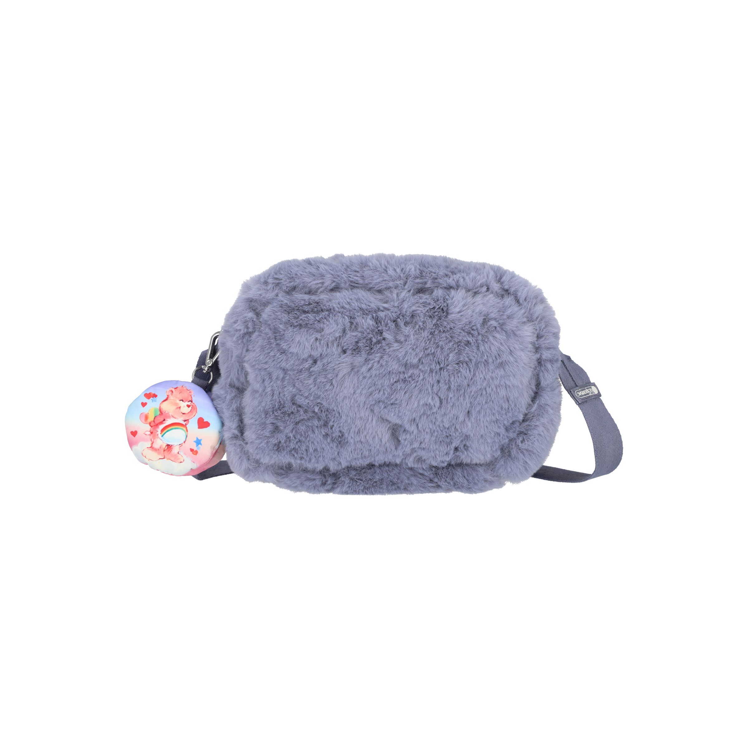 Care Bears雲絨灰毛毛斜背方包,NT$6,200。(藍鐘提供)
