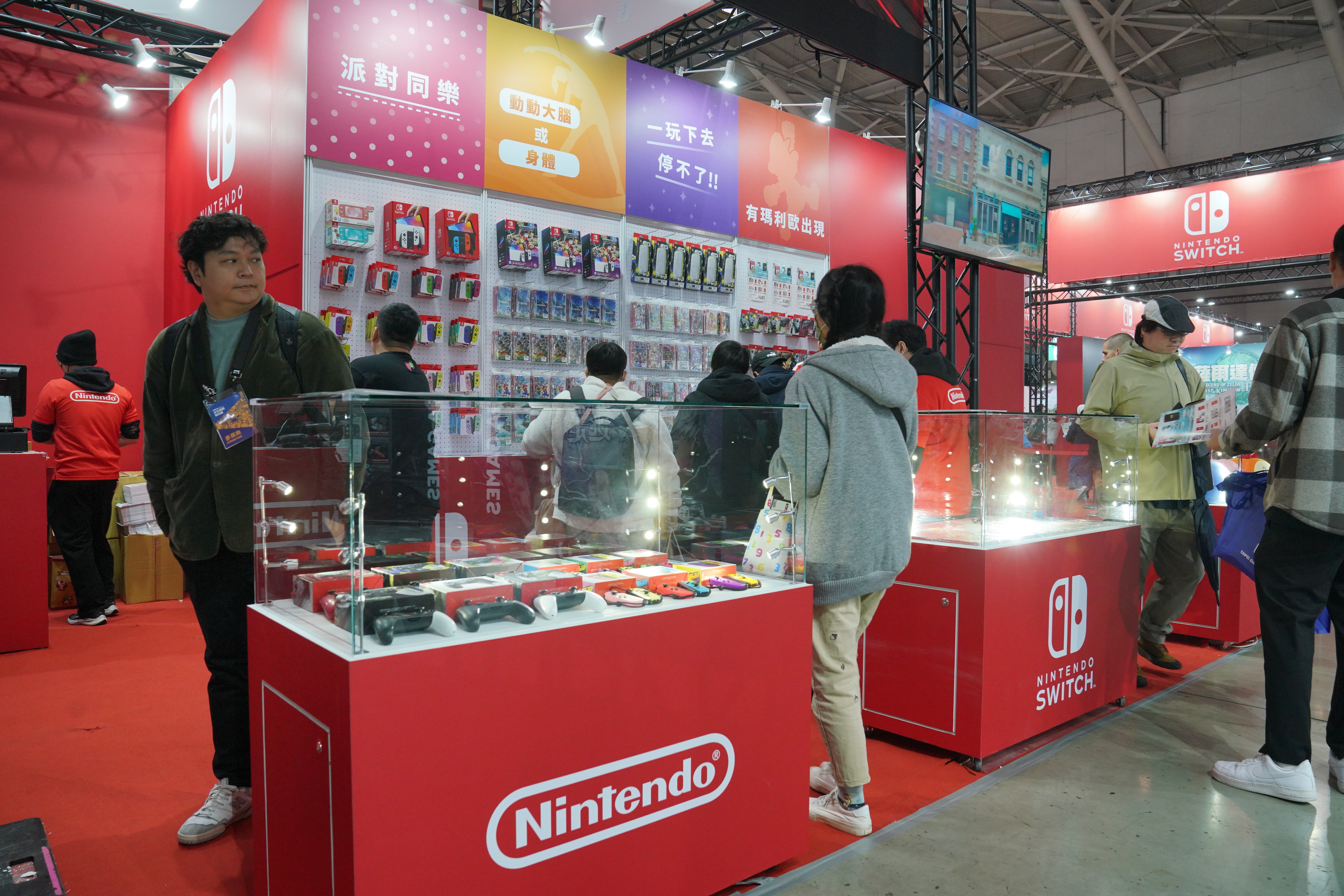 台北電玩展從25日正式開展，吸引眾多消費者入場。