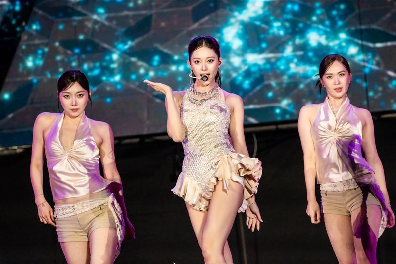 周子瑜私下行程曝光！疑友人家聚會　畫面太夢幻網：根本AI生成