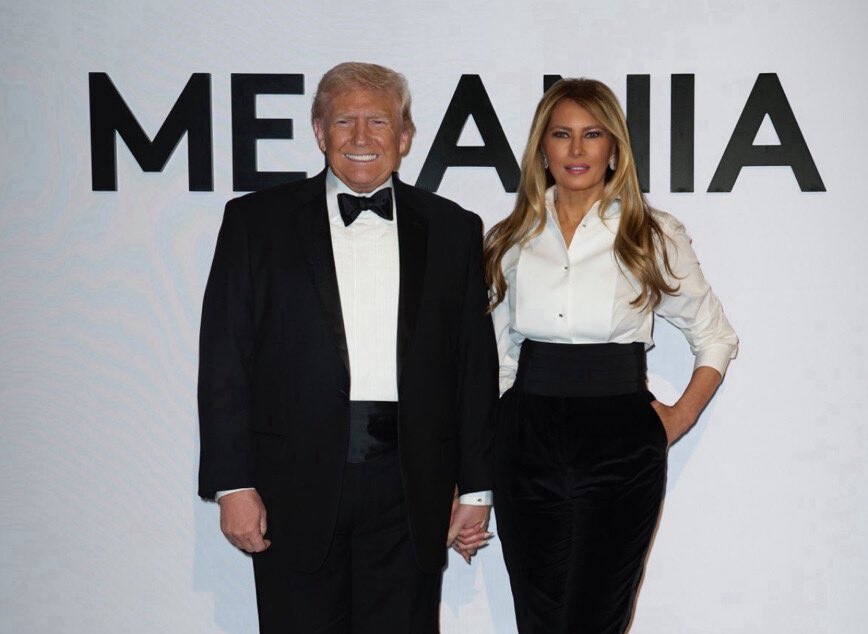 川普出席《梅蘭妮亞》紀錄片白宮特別放映會,力挺妻子。(翻攝X@realDonaldTrump)