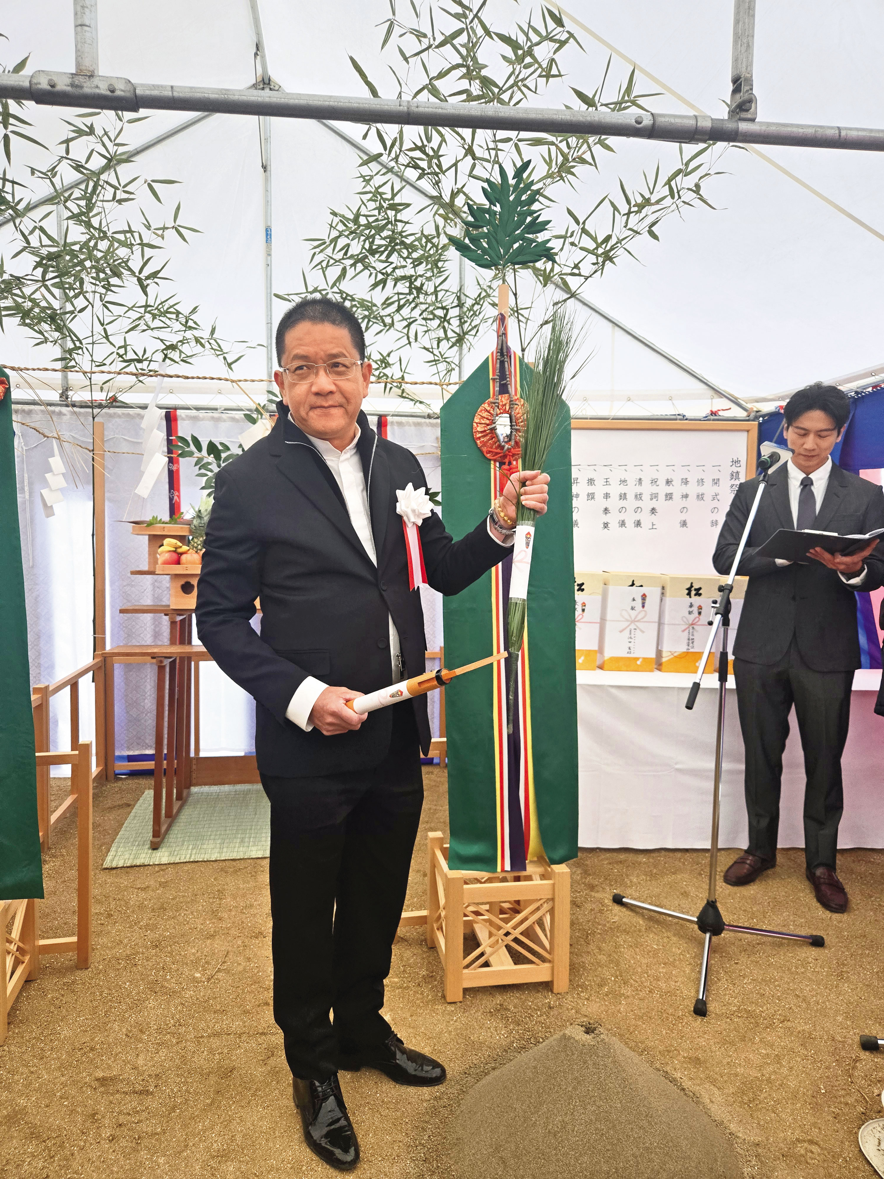 呂金發具有冒險性格,喜歡開闢新戰場,以日本傳統動土儀式為即將動工的熊本公寓式酒店祈福。
