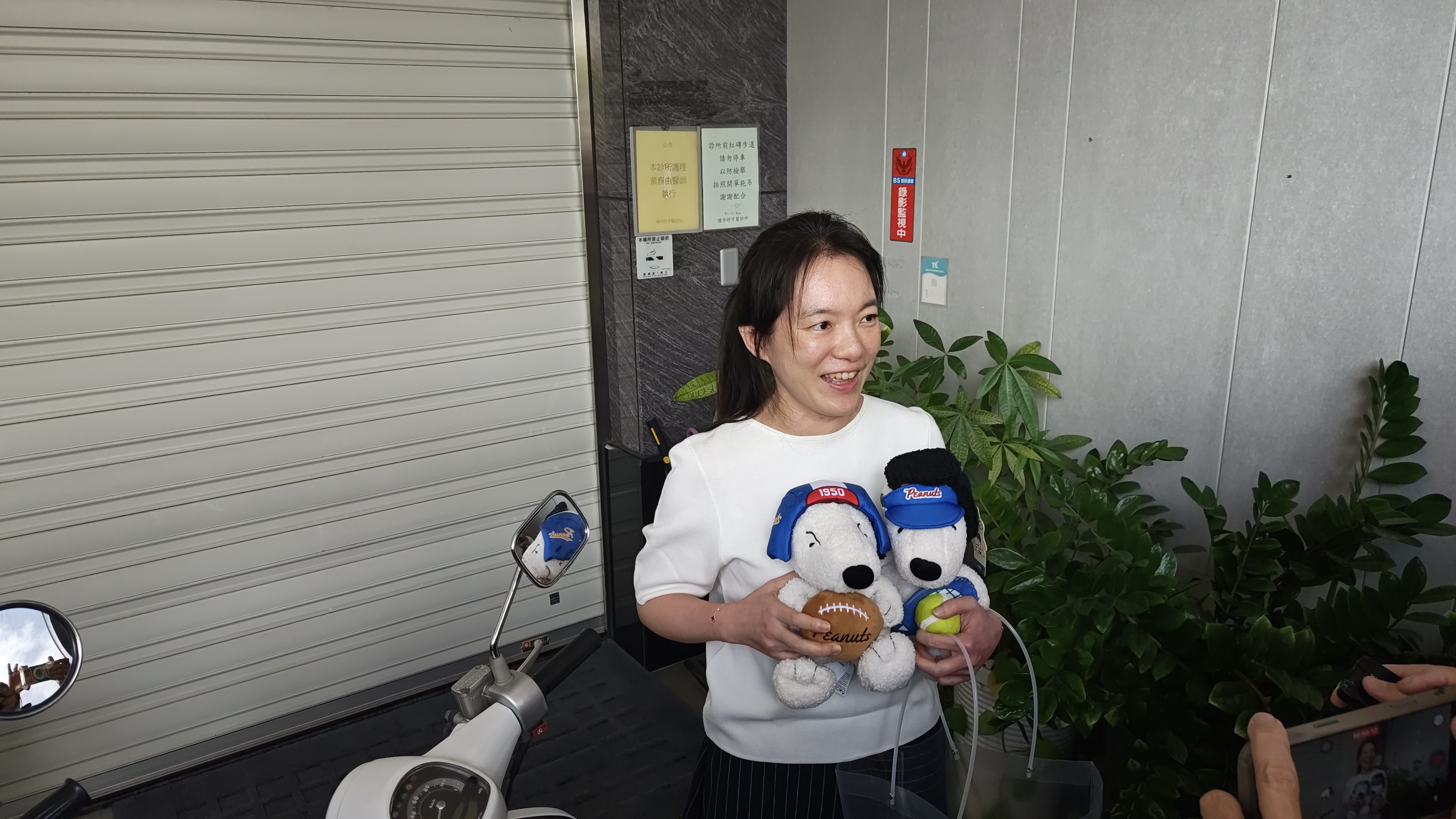 陳幸妤近期因前夫趙建銘事件引發關注,如今更有網友出面爆料陳幸妤國小時期曾把同桌同學的一整瓶立可白用光,真實原因曝光後逗樂大批網友。