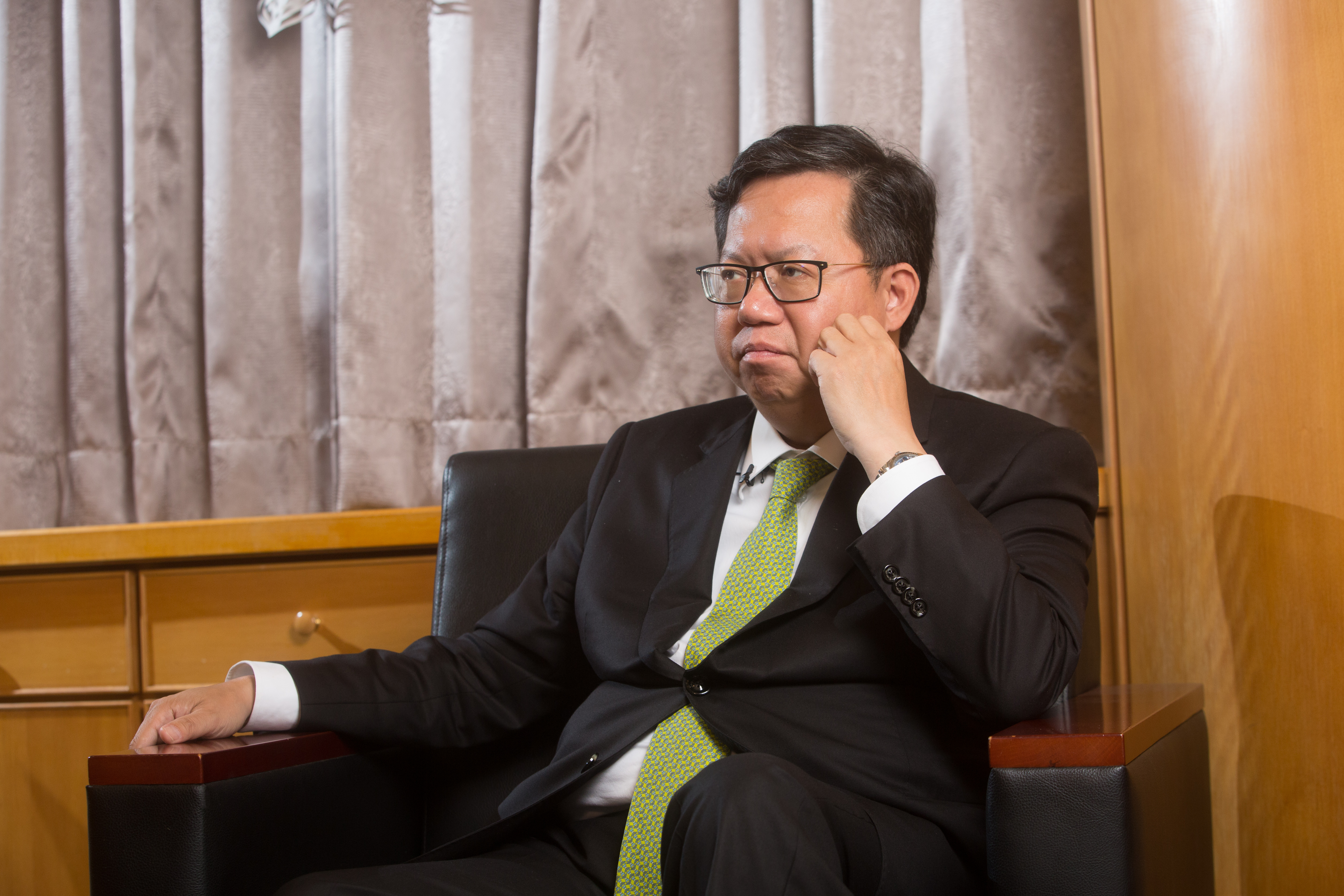 前桃園市長，海基會董事長鄭文燦涉及貪污罪，昨（5日）遭桃園地檢署帶走。（本刊資料照）