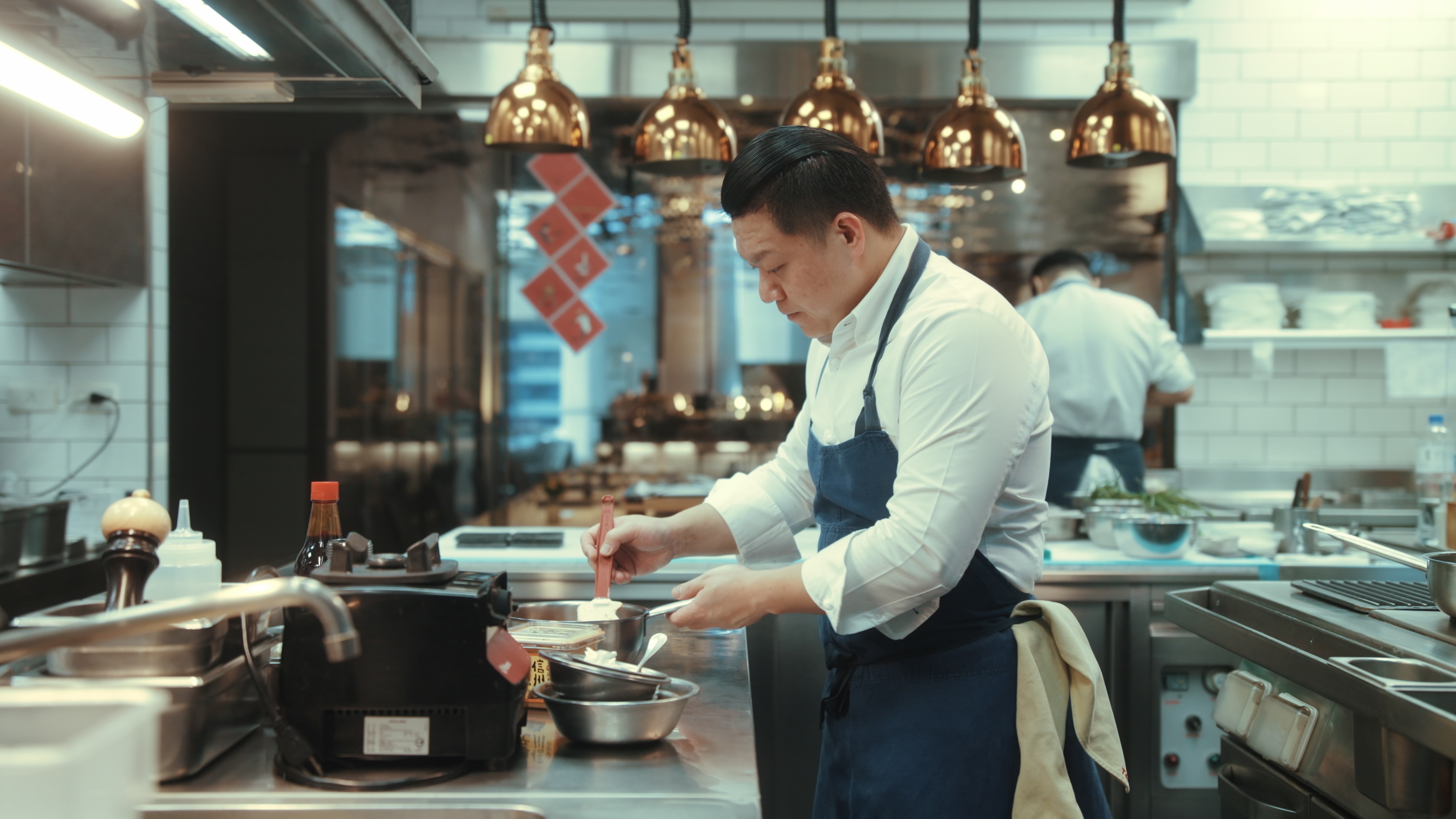 三星主廚何順凱 《一碗江湖》跨界拍攝台灣美食文化紀錄片。（世界柔軟提供）