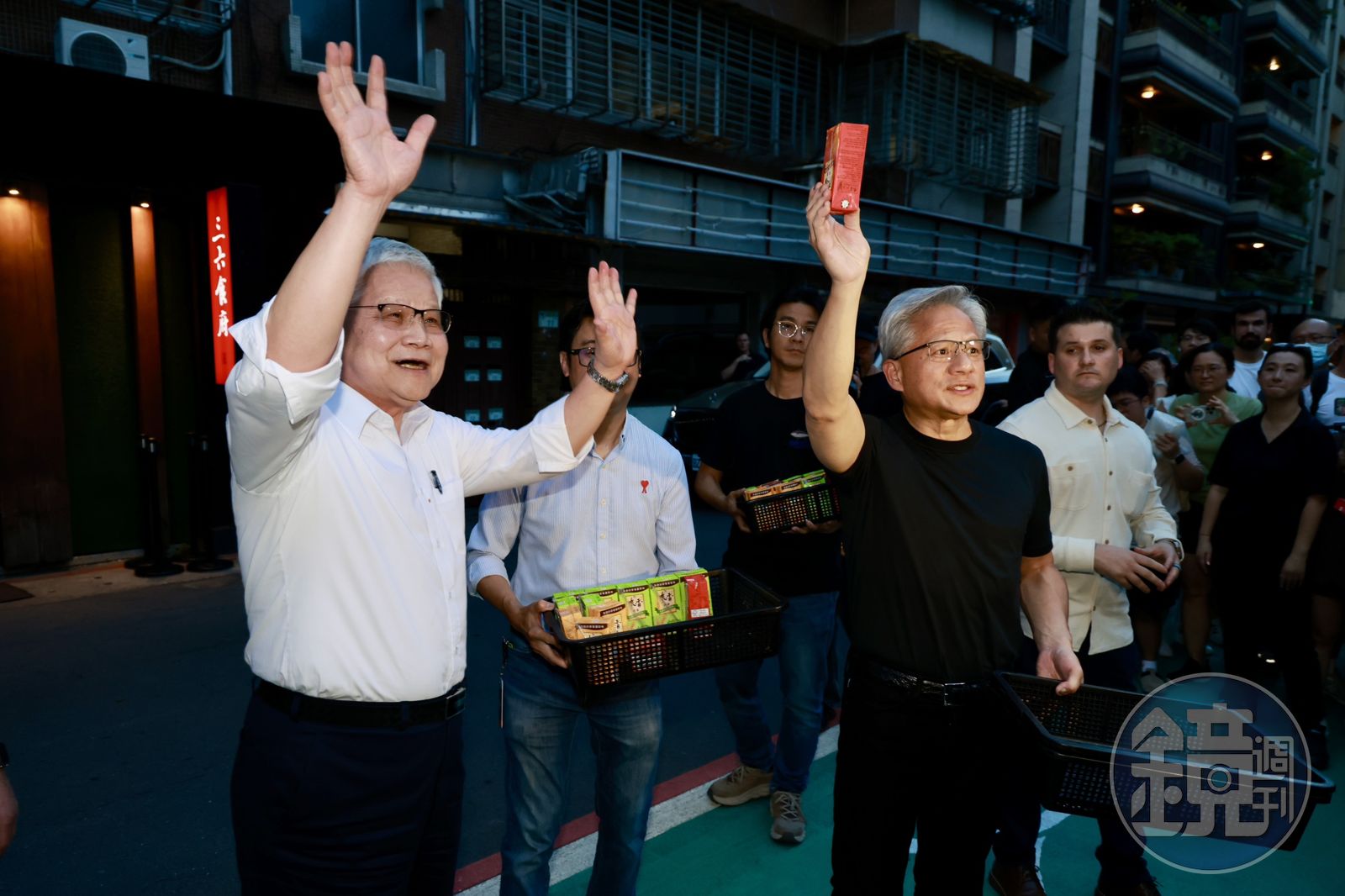 黃仁勳宴請台積電多位高層 魏哲家3字回應分紅爭議