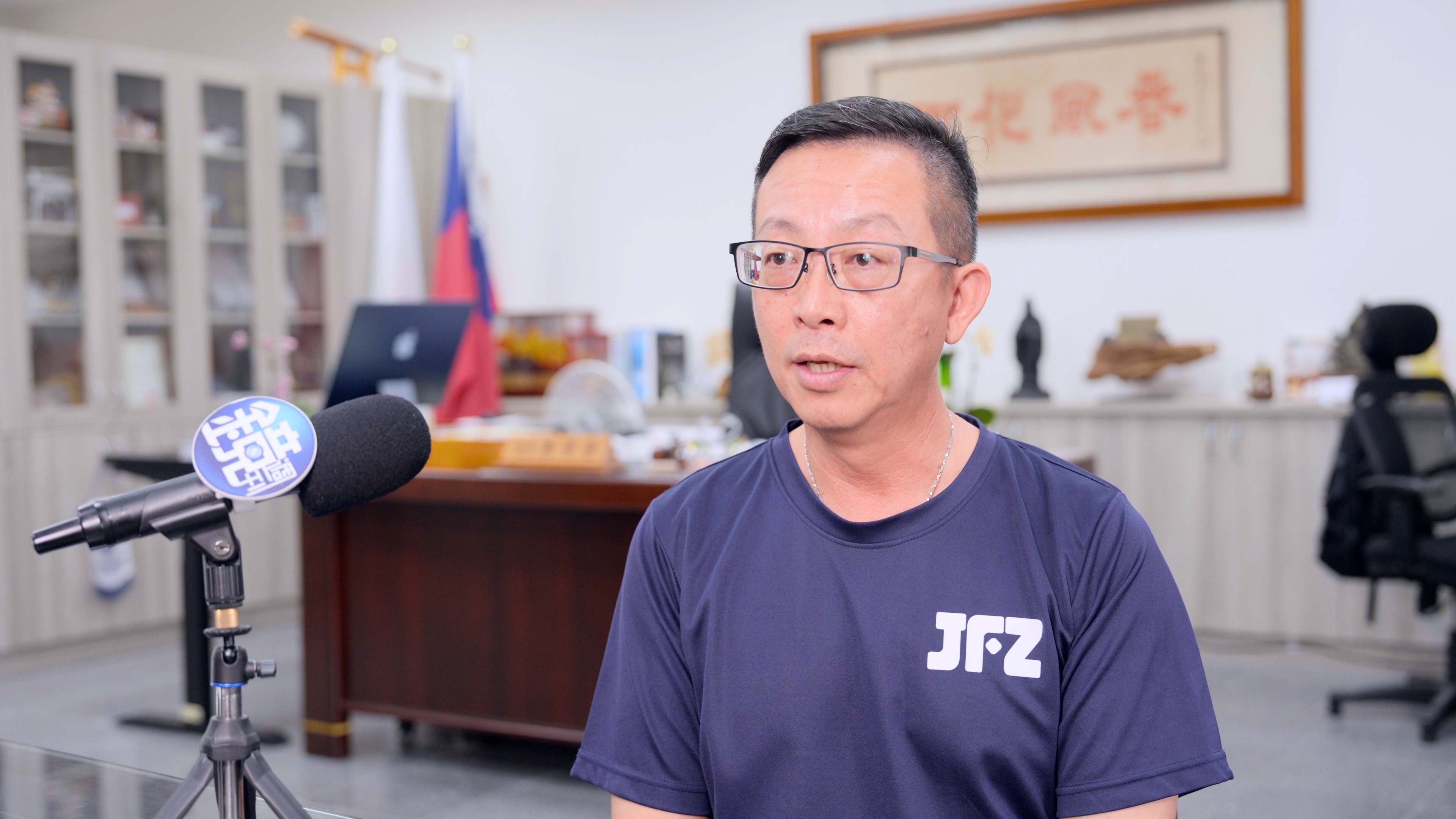 九份子國中小校長康晉源指出，學校以九年一貫學制貫穿學習歷程，讓孩子穩定成長，培養國際視野。