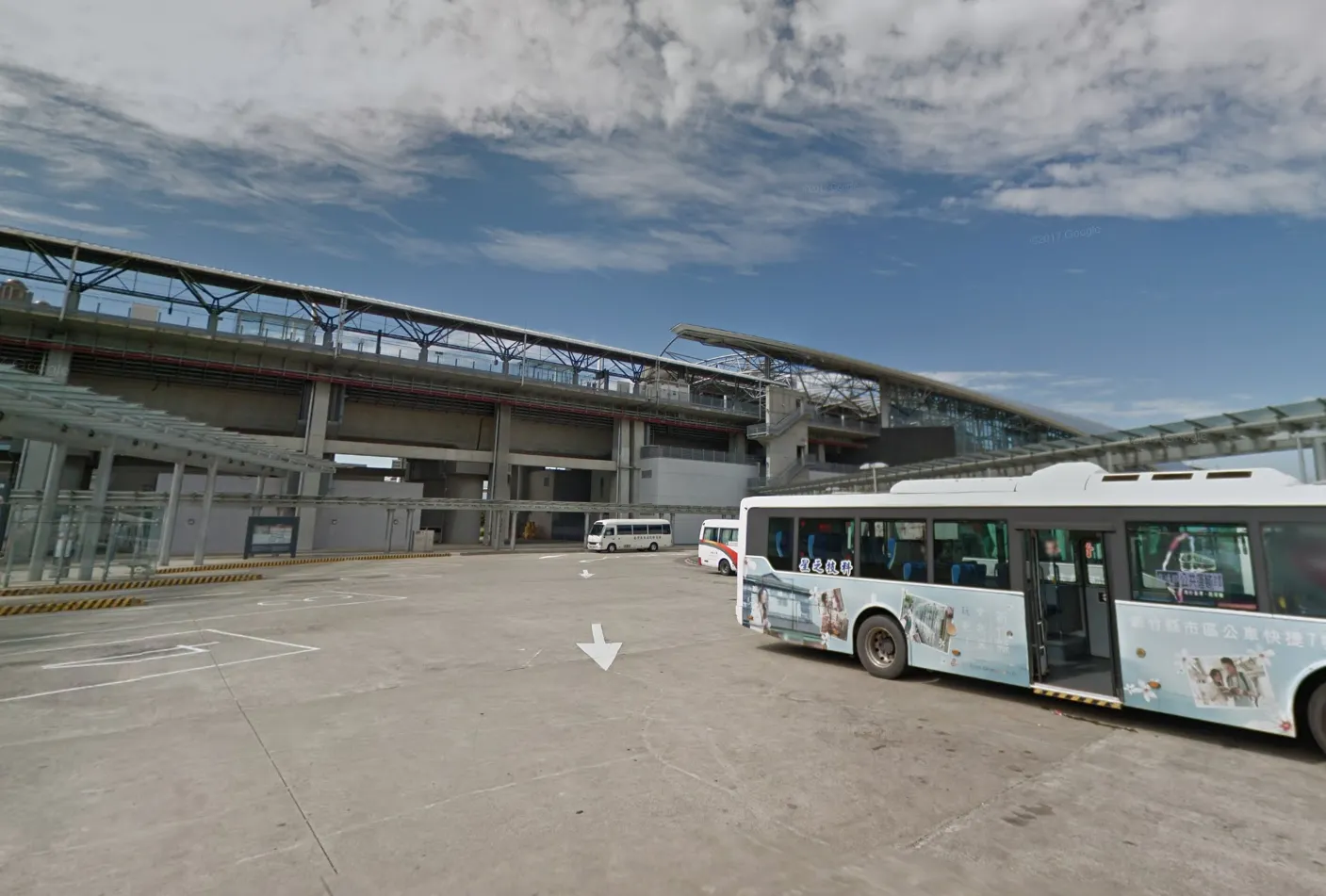安全帽放車上竟被「灌尿」！新竹高鐵周邊多人受害　警：恐觸毀損罪