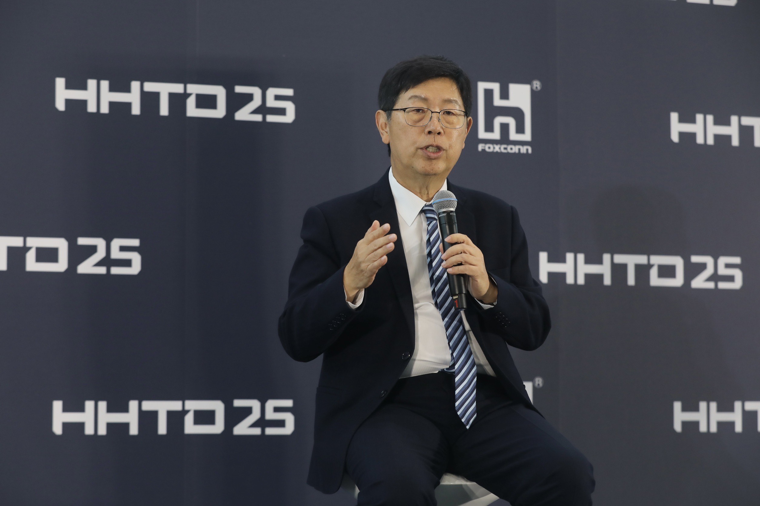鴻海集團董事長劉揚偉於鴻海科技日接受國內外媒體聯訪。