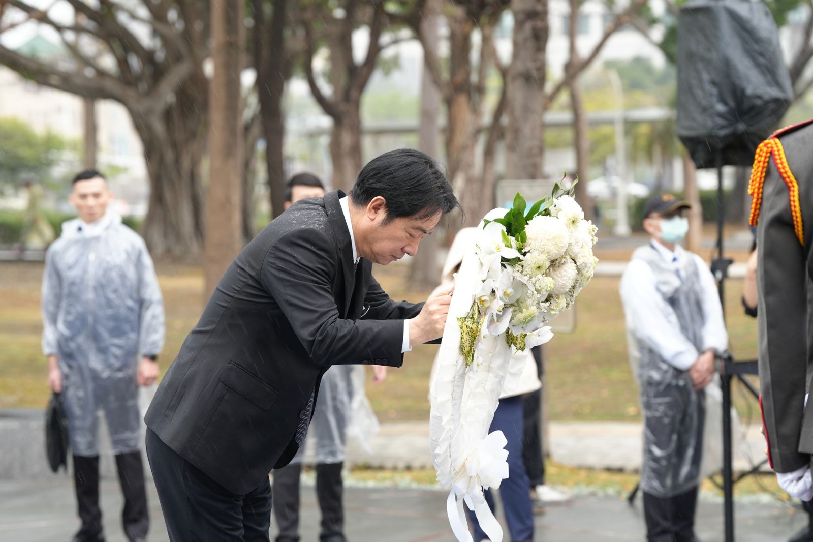 今日228事件79週年中樞紀念儀式,傳出賴清德上午大遲到,讓台下的受難者家屬枯等1小時。(翻攝自二二八國家紀念館臉書)