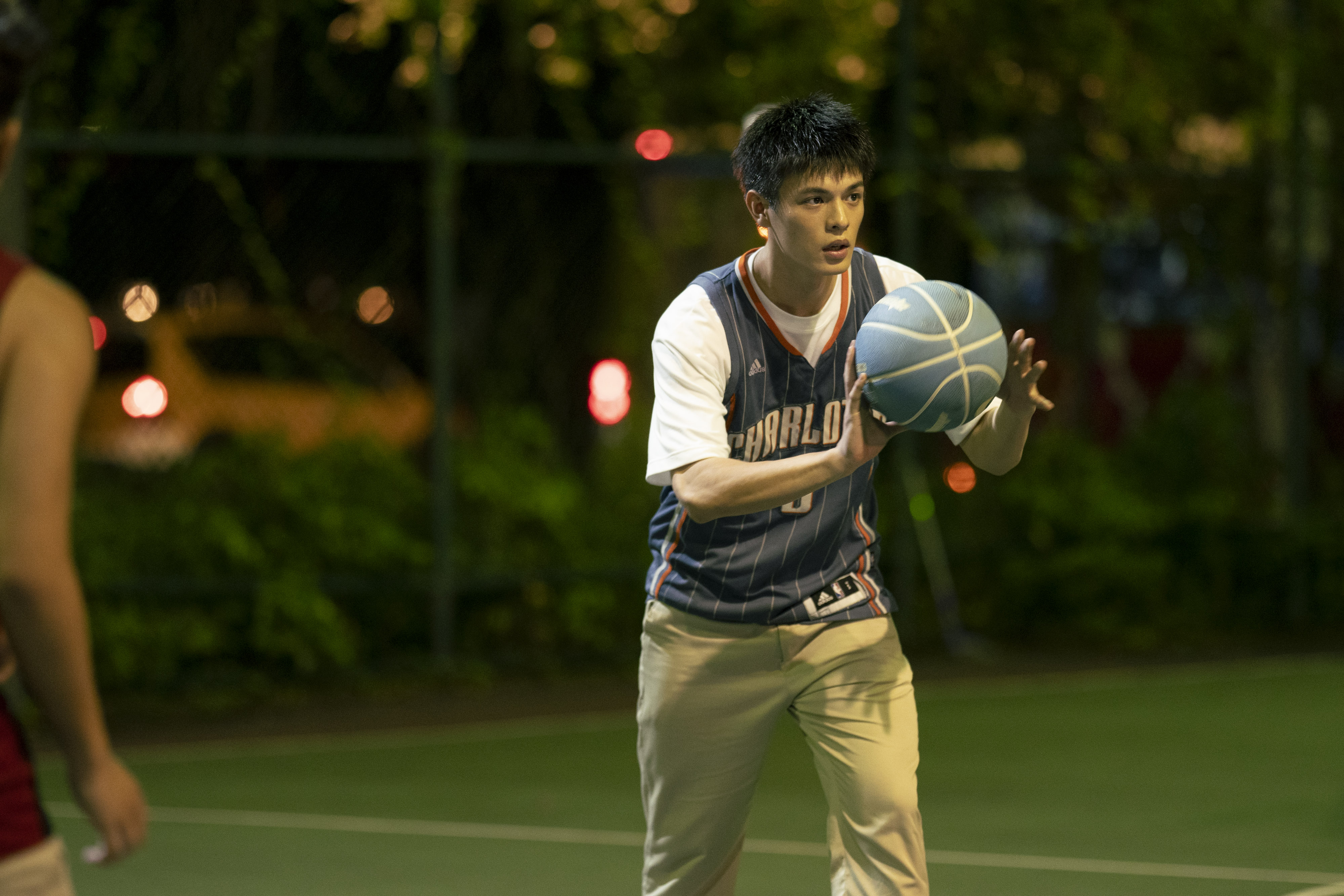 以太飾演的數理資優生同時被2位女主角喜歡，也是她們關係生變的關鍵人物。（興陽電影提供）
