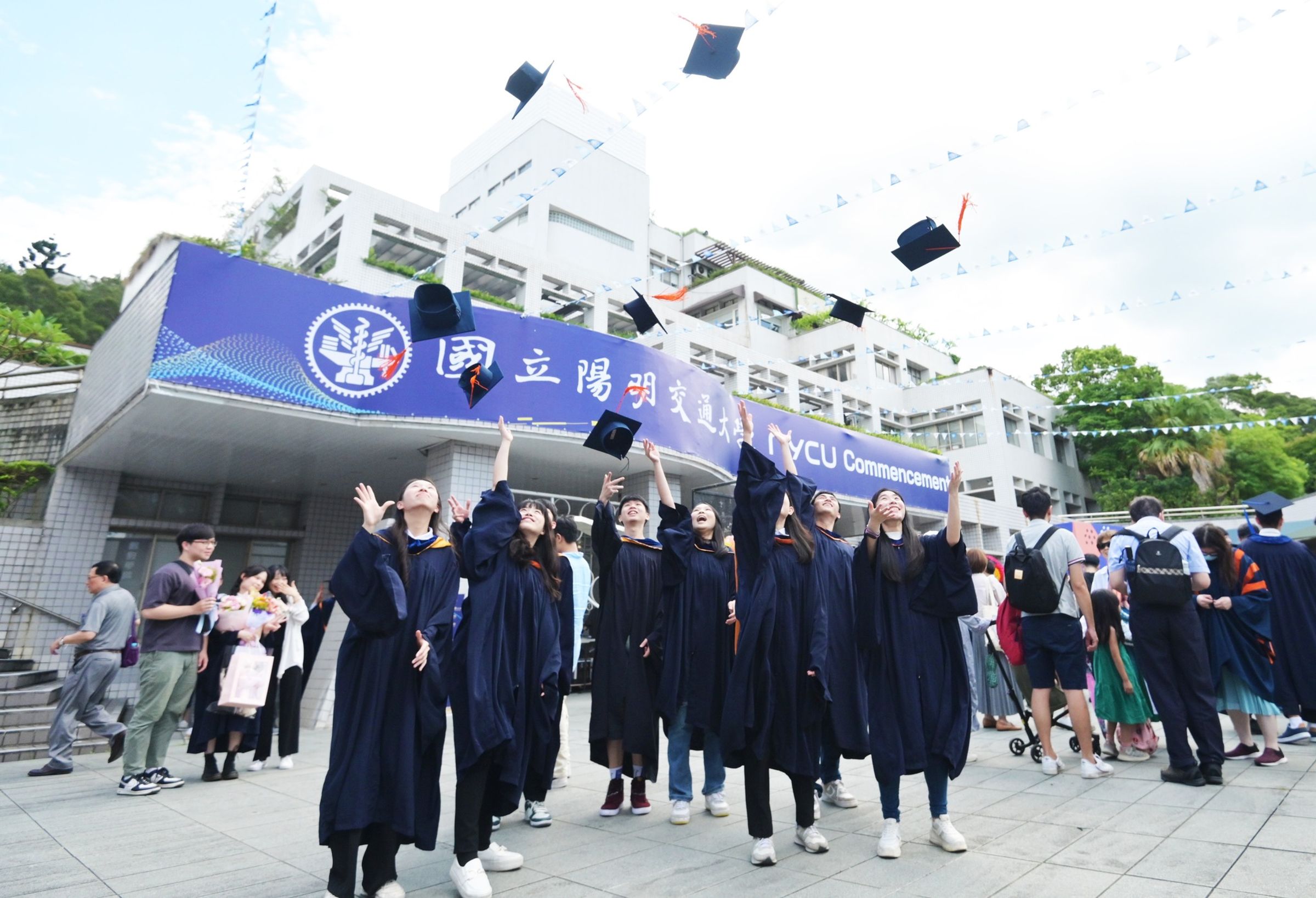 《面試趣》公布2025年全台畢業生平均薪資最高前五名的大學,陽明交通大學奪得榜首。(翻攝自國立陽明交通大學臉書)