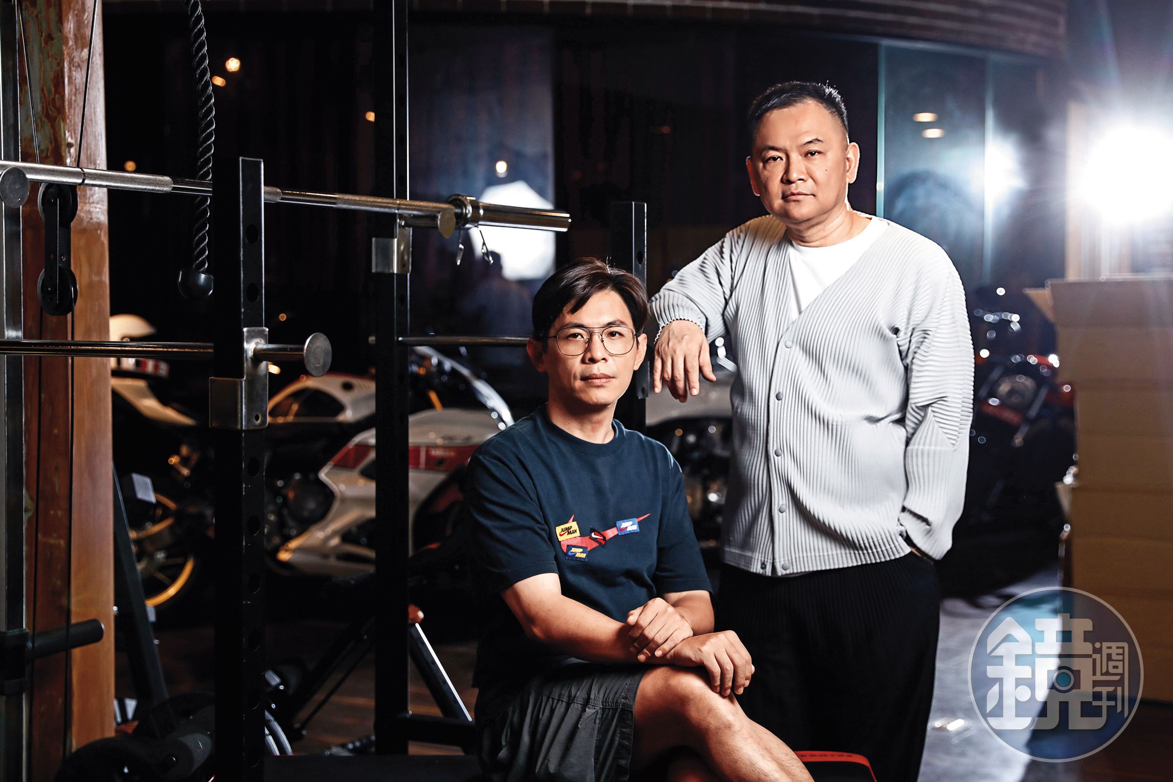 監製張威縯（右）與導演姜瑞智（左）聯手打造《角頭》IP。