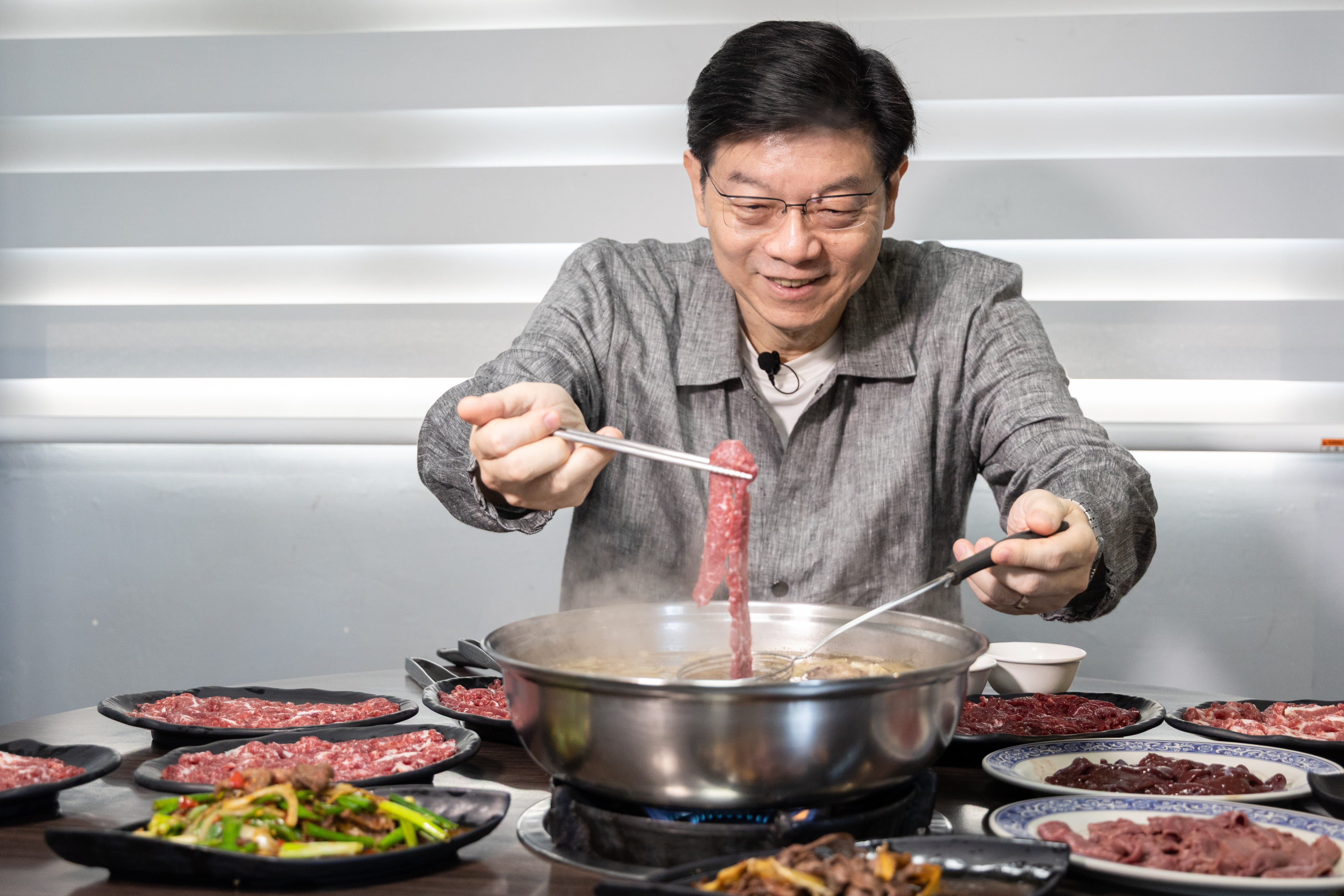 我這次到高雄吃到精彩的溫體牛肉鍋，也嘗到古早的川味牛肉麵，高雄牛肉料理的美味度超乎我的想像。