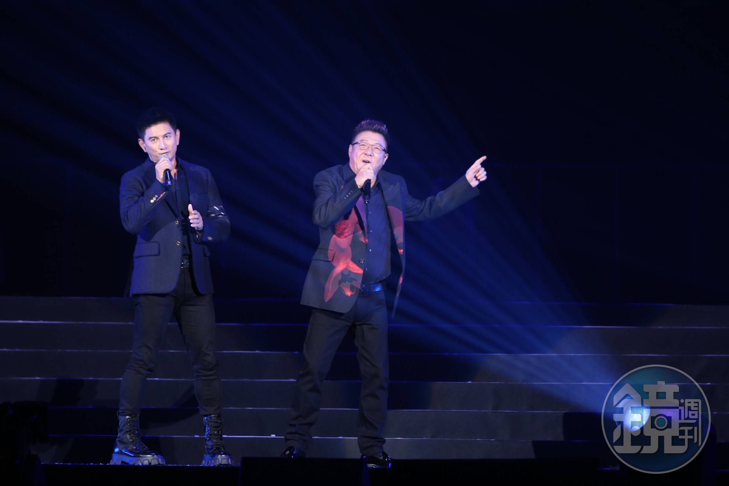 姜育恆與吳奇隆擔任嘉賓，合唱新曲〈心向你飛〉。