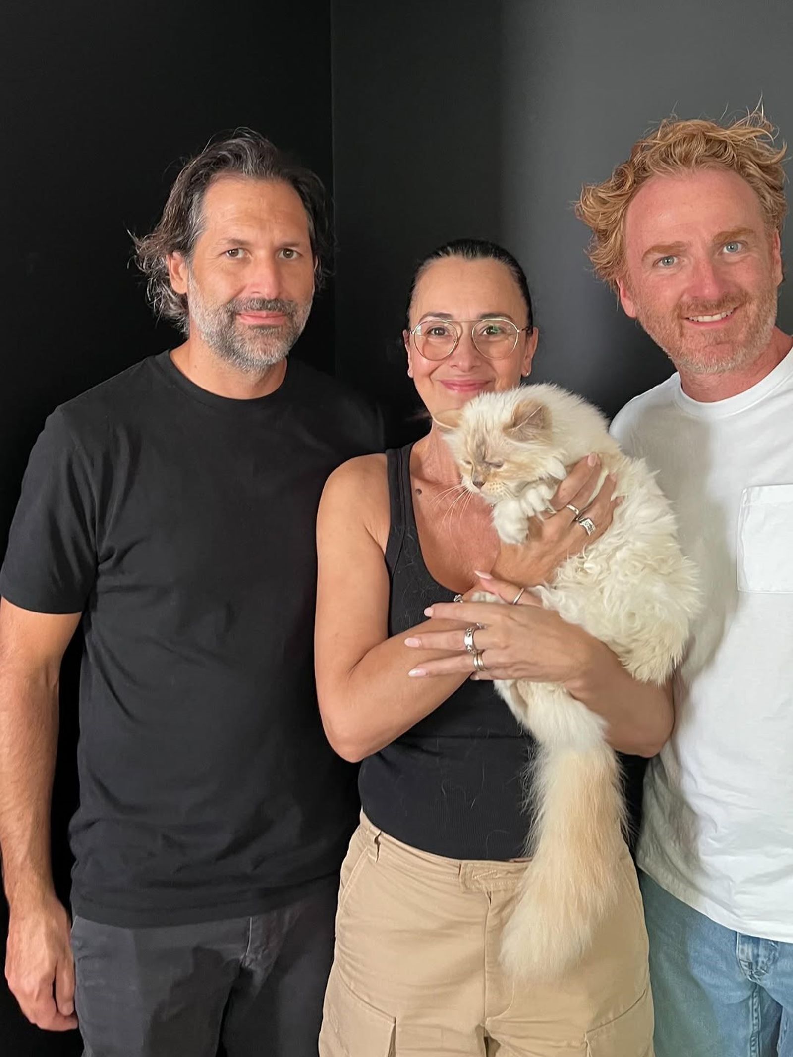 Choupette目前由前管家法蘭索瓦絲卡科特（中）照顧。（翻攝choupetteofficiel IG）