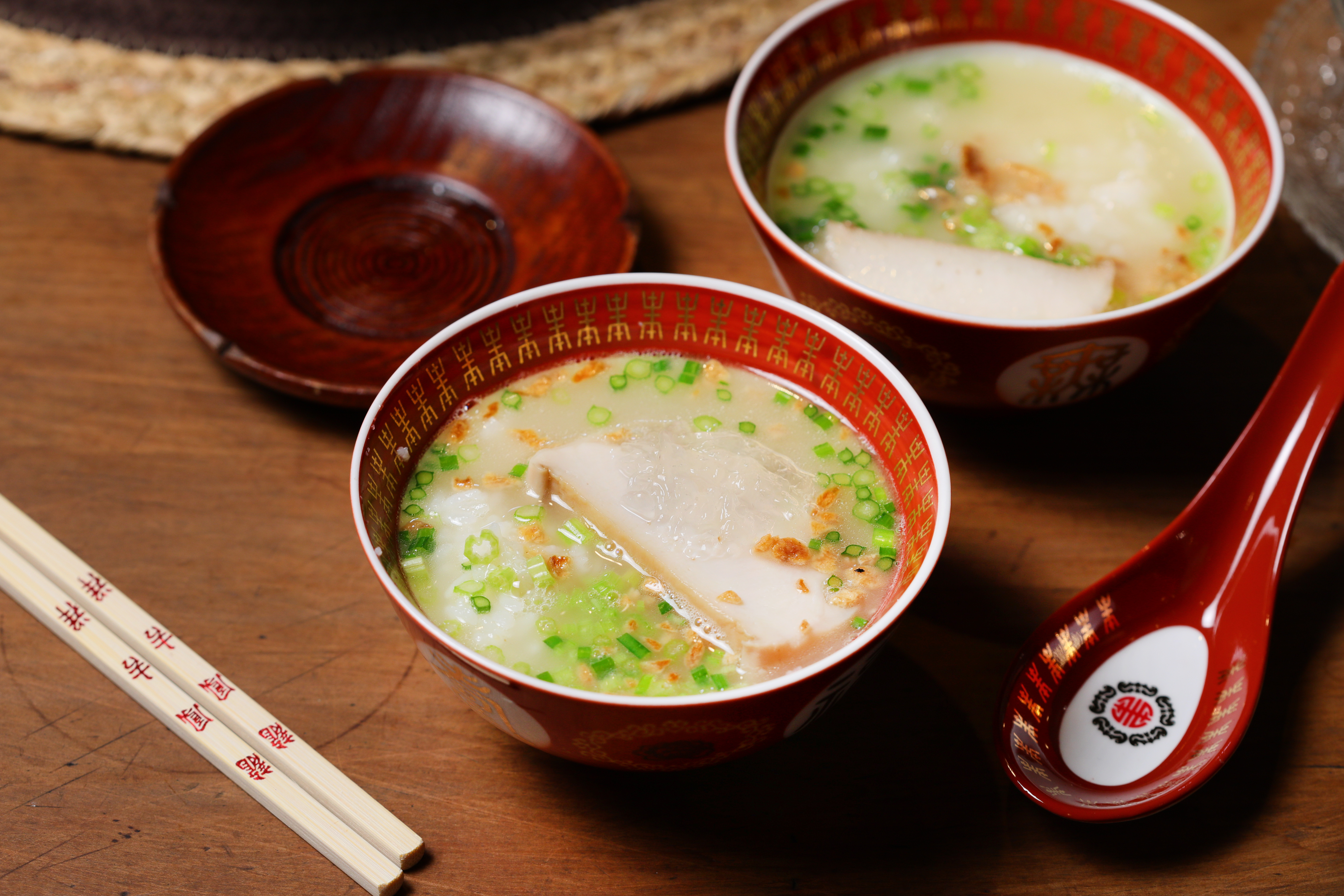 貌似清淡的燕窩鮑魚飯湯，是府城富貴人家的專屬吃法。