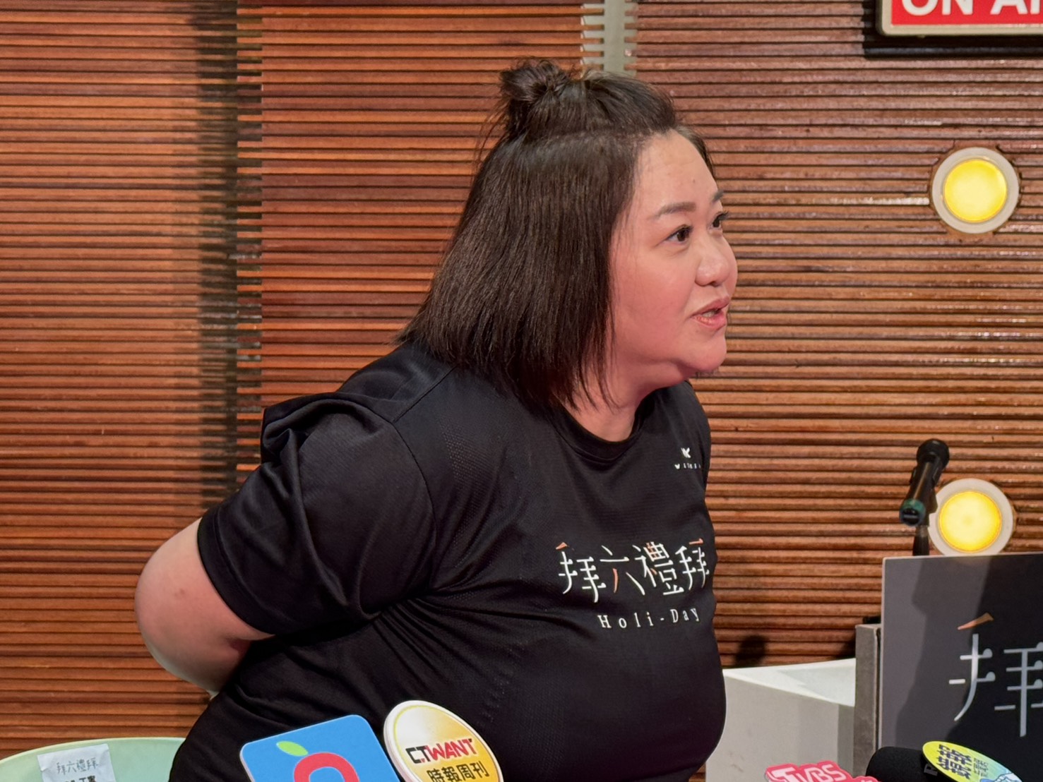 鍾欣凌被問到陳大天的閃兵一事認真回覆媒體。