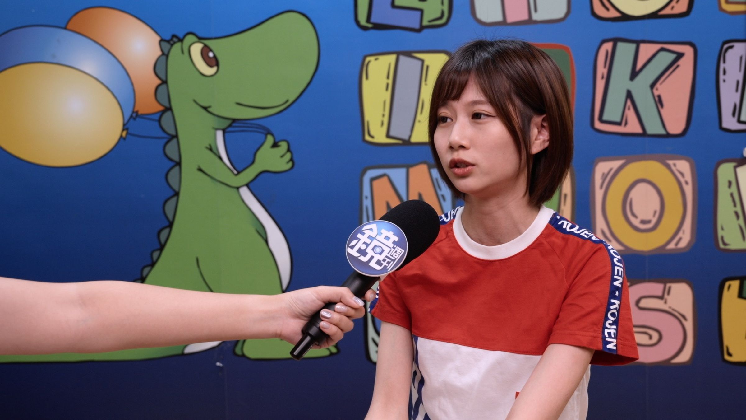 幼稚園老師Dolly補充,老師們也會利用時間,使用活氧水來擦拭清洗小朋友使用的玩具、教具,取代過往酒精、漂白水,環境更乾淨無害!