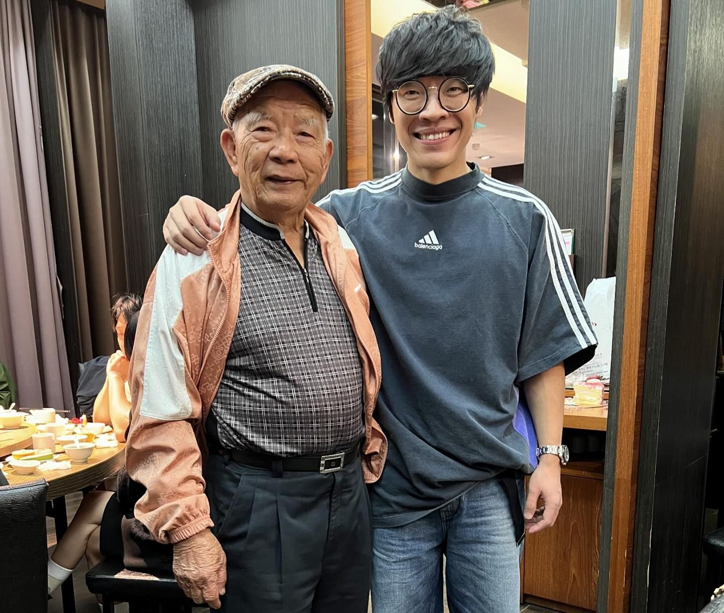 盧廣仲的阿公盧文瑞過世,身為長孫的盧廣仲回憶時有滿滿的畫面。(翻攝自盧廣仲臉書)