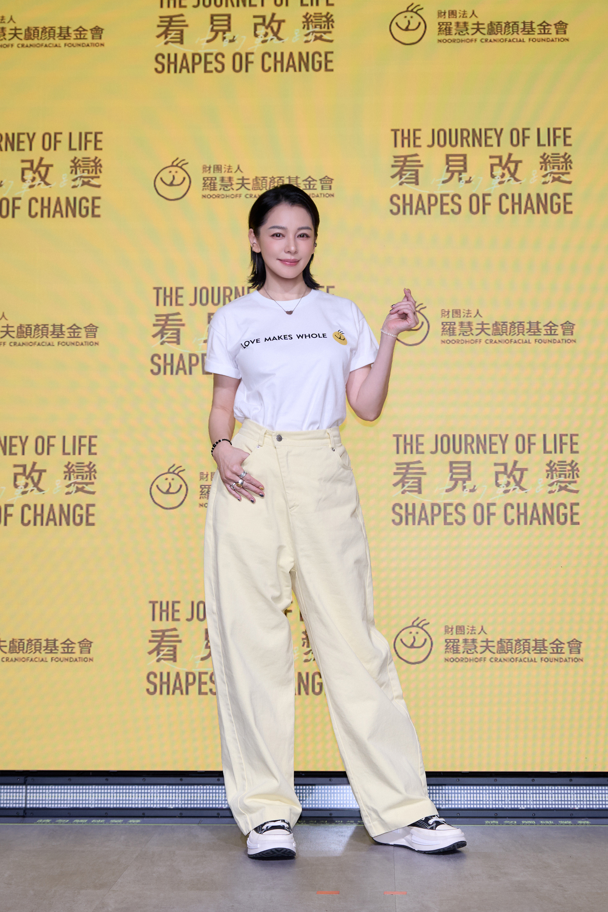 明年徐若瑄將推出新專輯,更可能於下半年開啟巡演。(羅慧夫顱顏基金會《看見改變》攝影展覽提供)