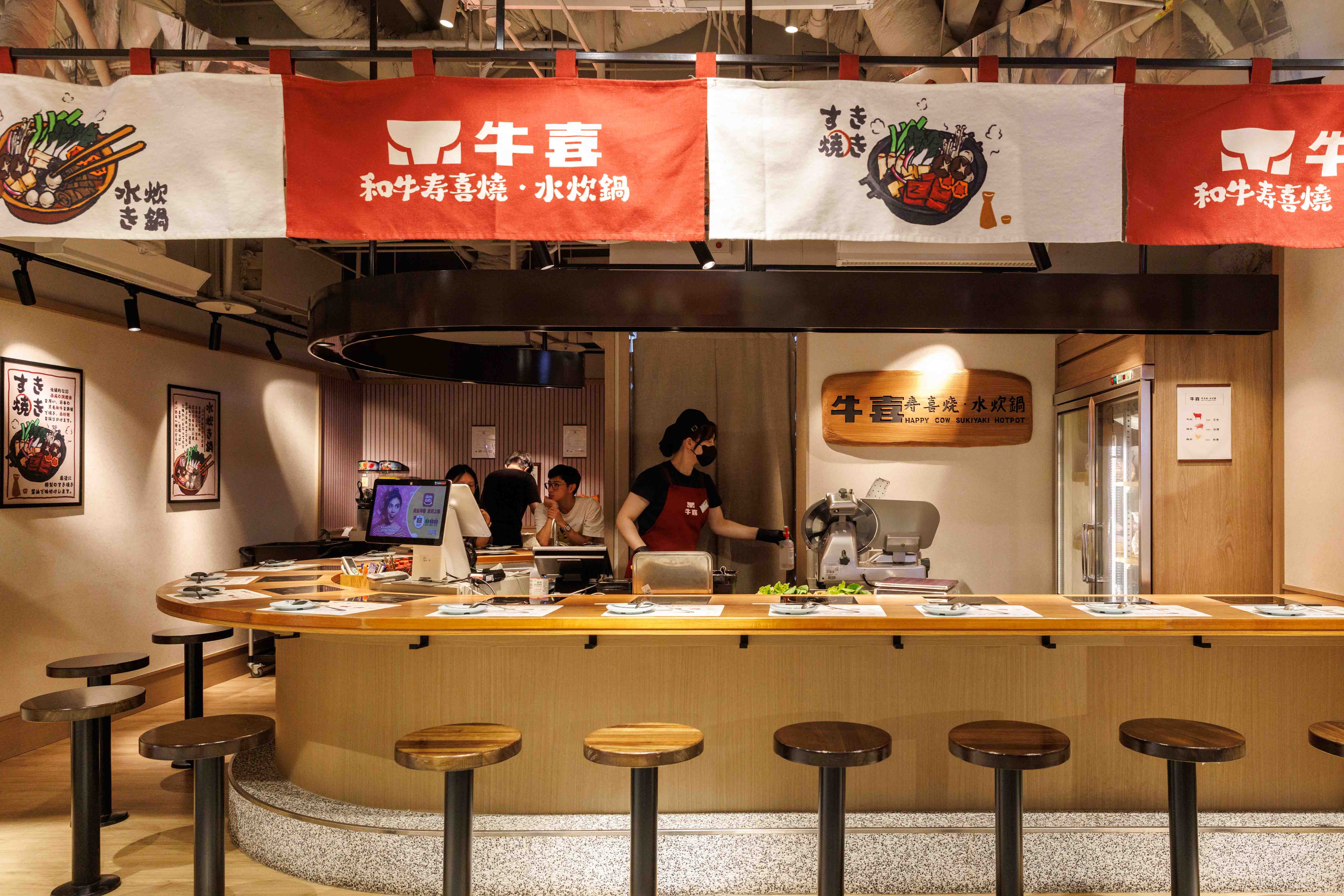 豊漁集團以優質食材開發如「牛喜」「季樂」「長浜魚屋」等民生型餐飲 品牌，將積極於全台展店。（豊漁餐飲集團提供）