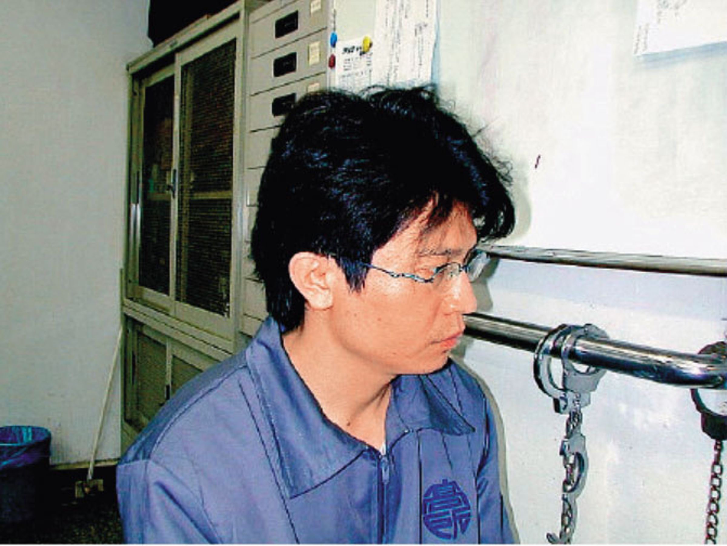 葉原宏(圖)自稱英文老師,專門在舞廳接近女子,尋找下手目標。(翻攝畫面)