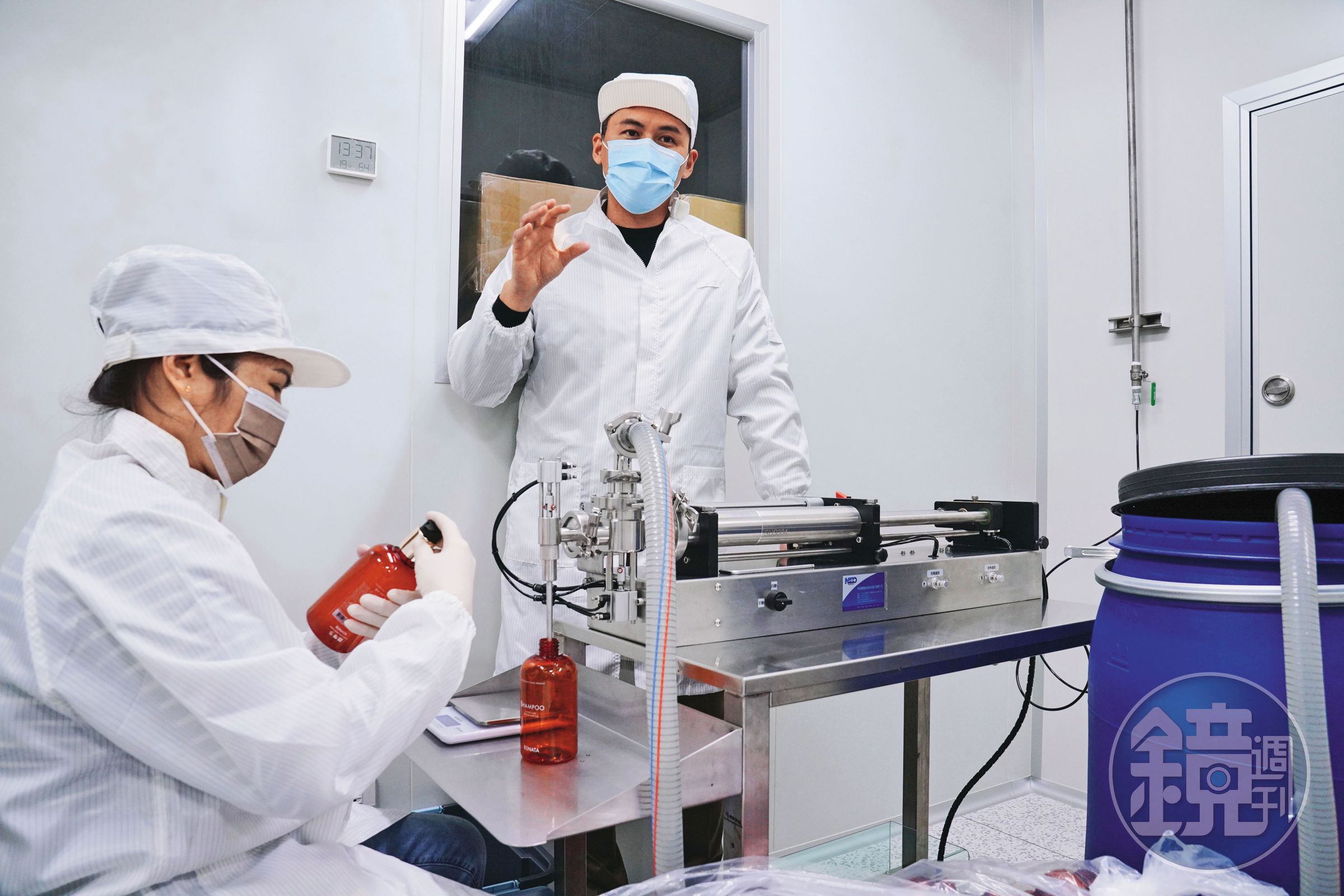 蕾娜塔位在桃園的髮品廠是GMP與ISO 22716雙認證的優良廠，全程採無塵作業。