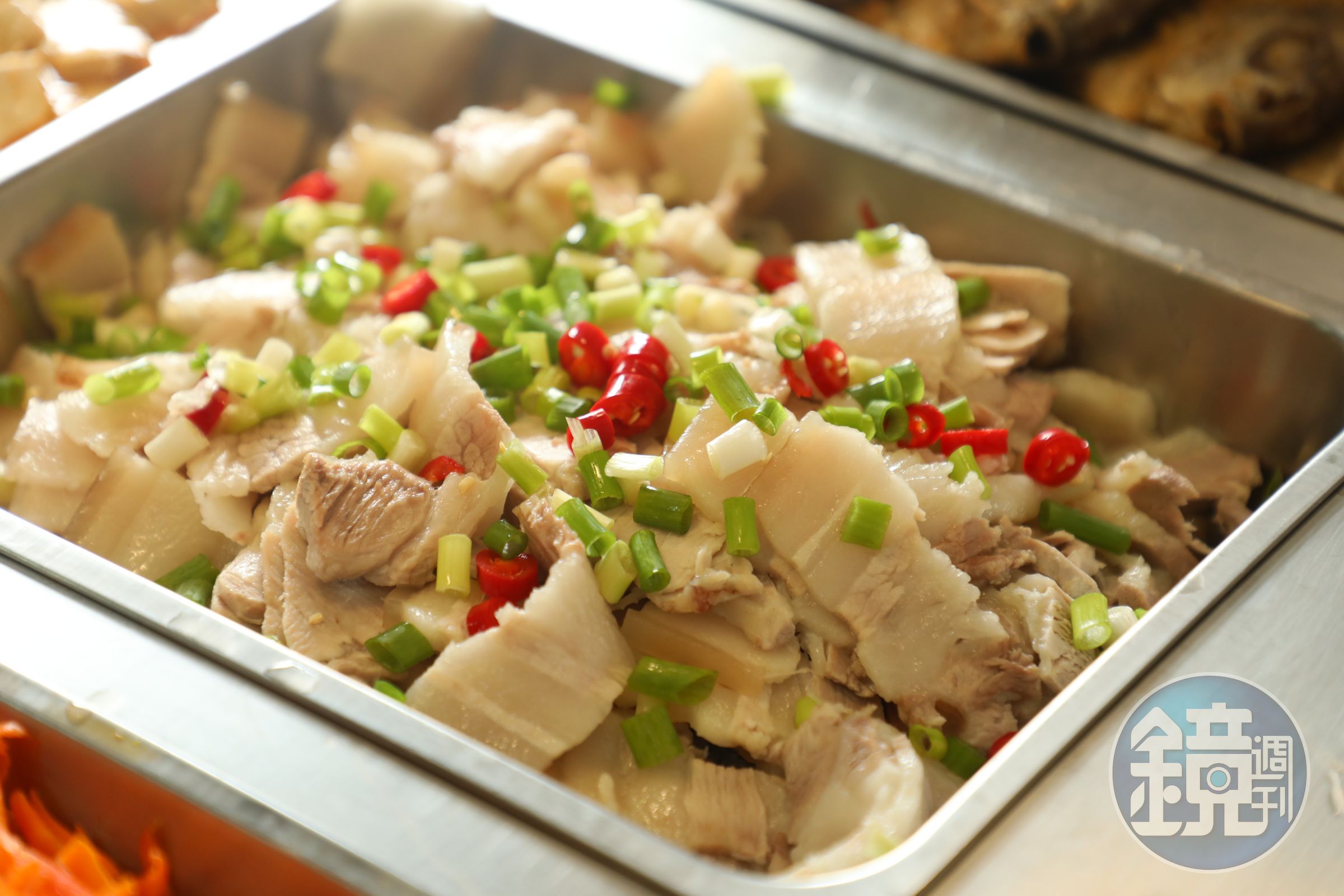 邱雲妹的廚藝極佳，蒜泥白肉非常美味。