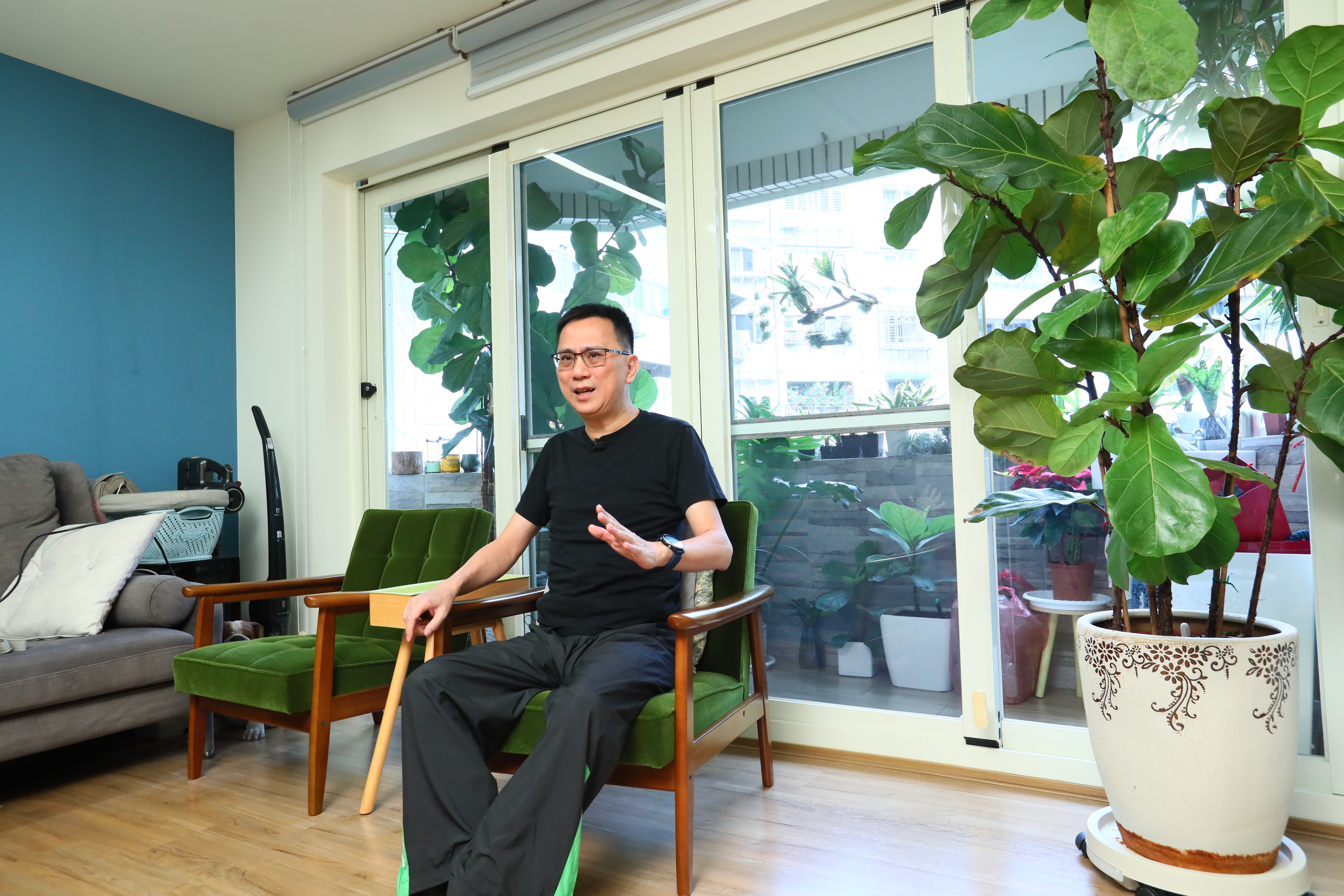 陳延昶說，中華電股價這幾年都在125元～130元徘徊，所以跌破125元會勇敢加碼。（本刊資料照）