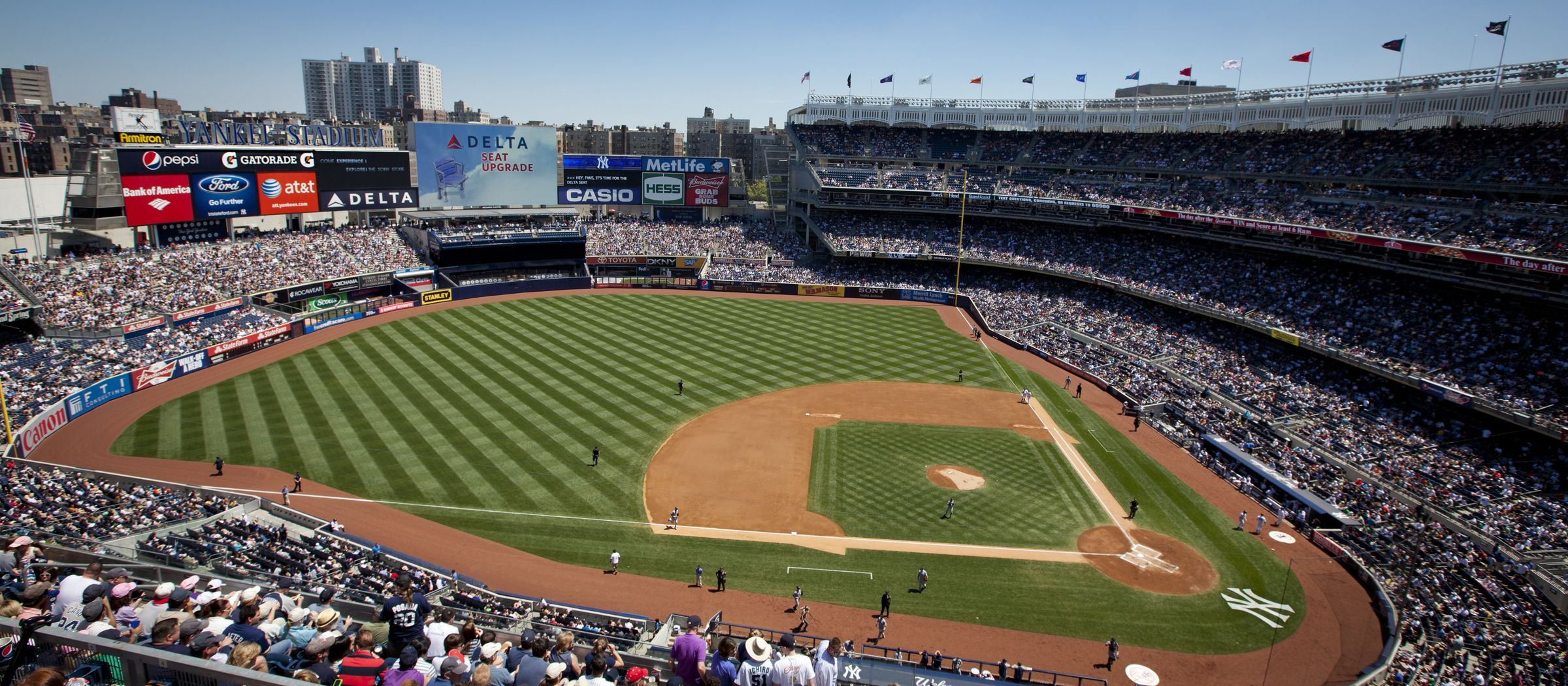 黃偉哲市長提到，不論是紐約洋基隊的主場洋基體育場（Yankee Stadium），還是日本火腿隊的新球場「ES CON FIELD HOKKAIDO」，都為當地創造出可觀觀光人流與經濟效益，他期許亞太棒球村也能為臺南帶來相同效應。（翻攝自123圖庫）
