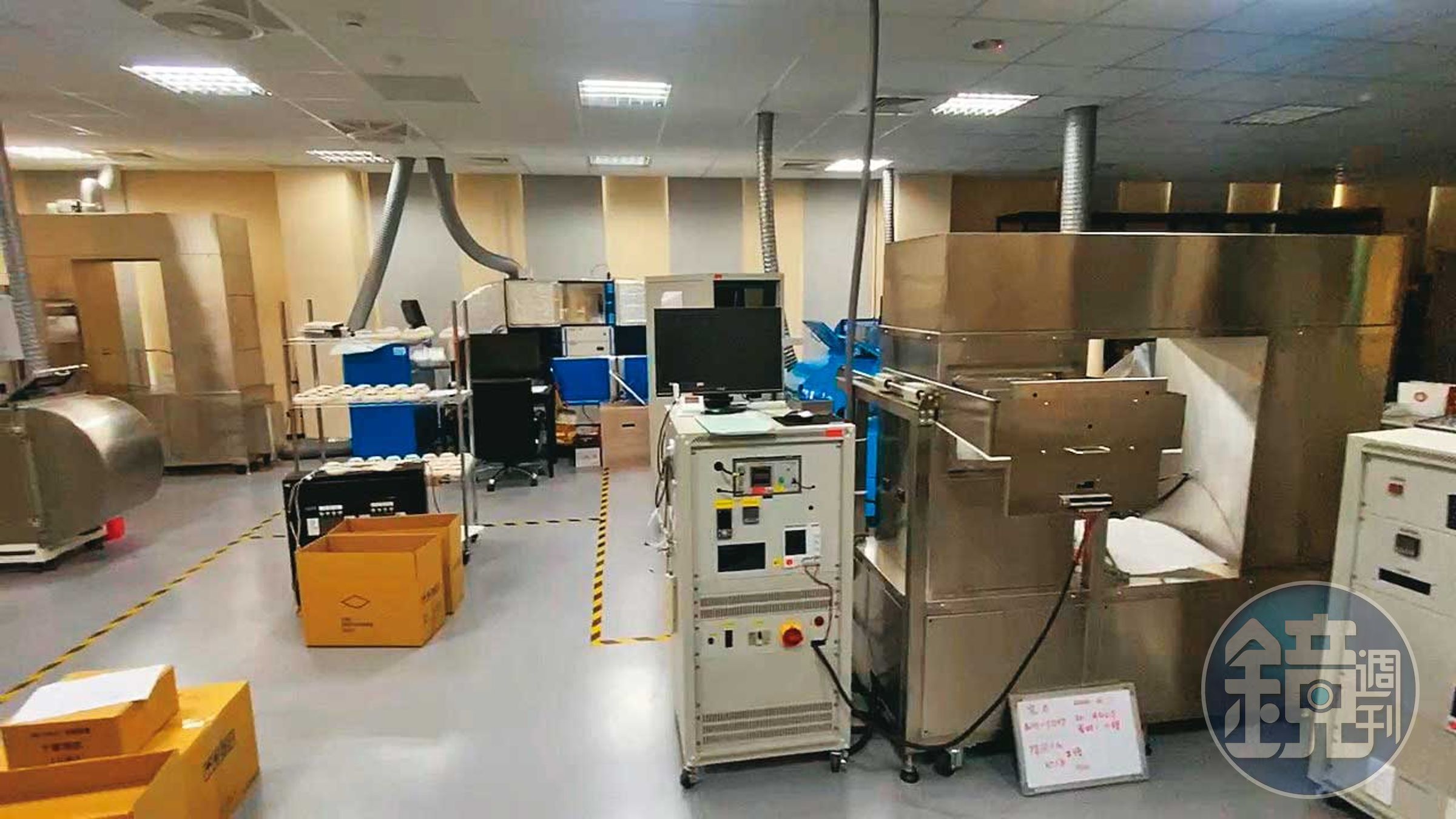 日本廠商事後前往基金會實驗室(圖)與檢驗人員及主管碰面「溝通」。(讀者提供)