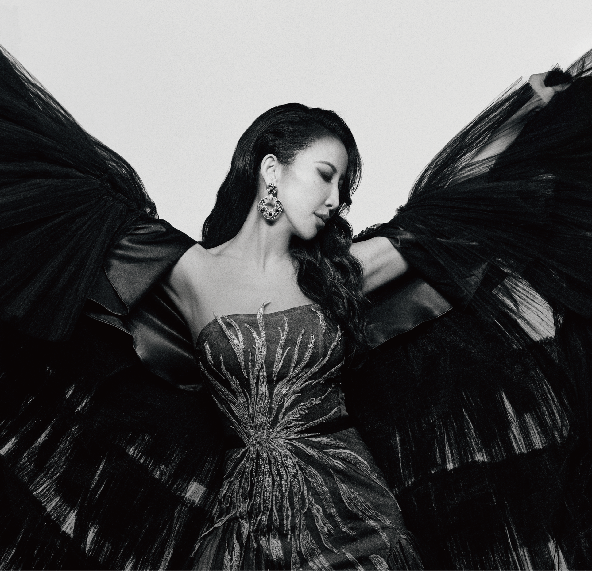 永遠的華語歌壇天后李玟CoCo，今年出道滿30週年之際，推出遺作《Always On My Mind》。（時尚芭莎提供）