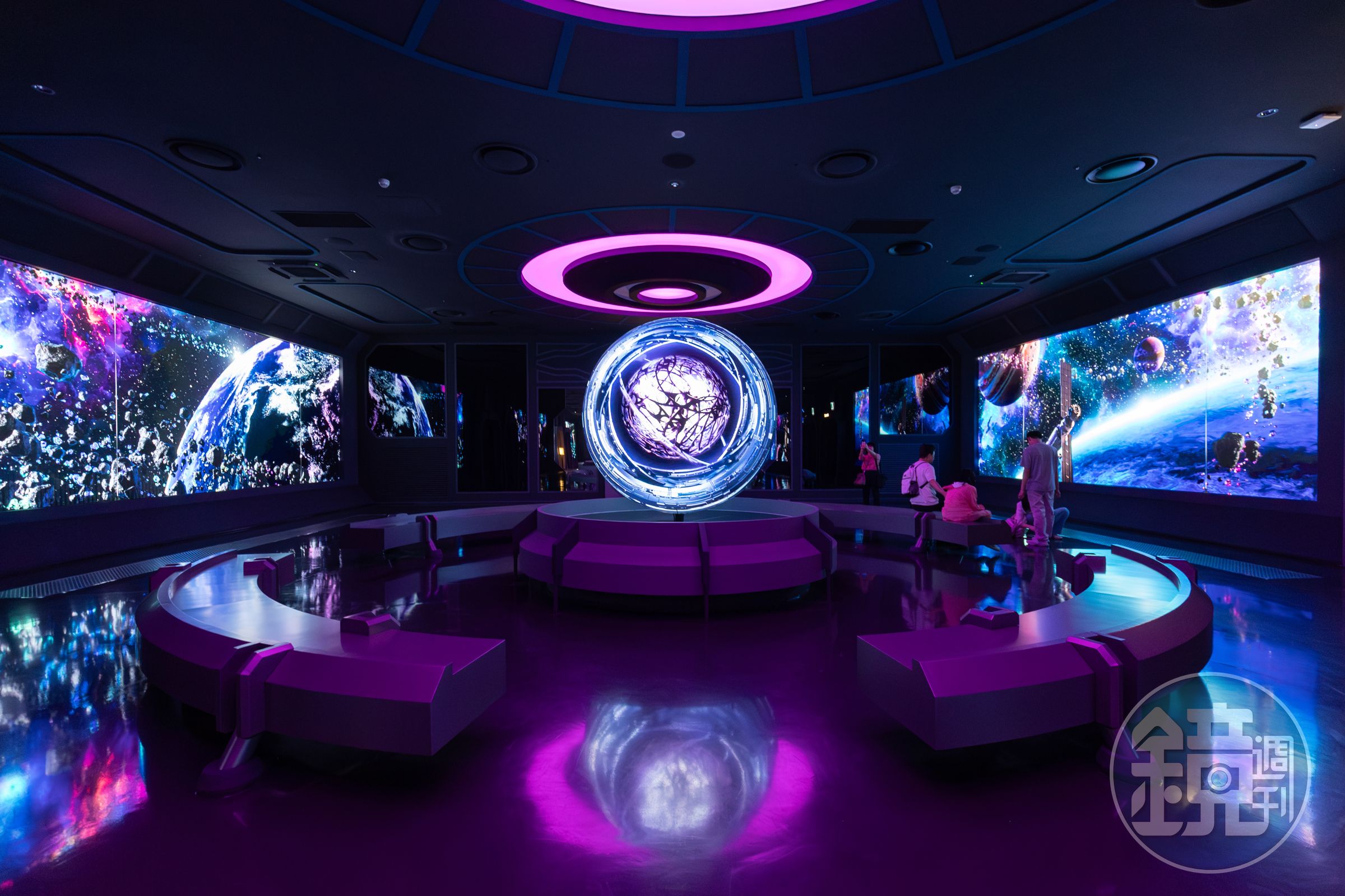 Le Space以超越宇宙「Beyond the Cosmos」為主題，多達18個展覽空間，打造超現實魔幻世界。