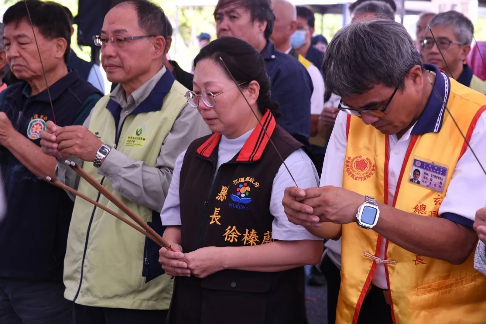 花蓮洪災法會人員竟扯小林村「讚傅夫妻大事化小」。（翻攝徐榛蔚臉書）