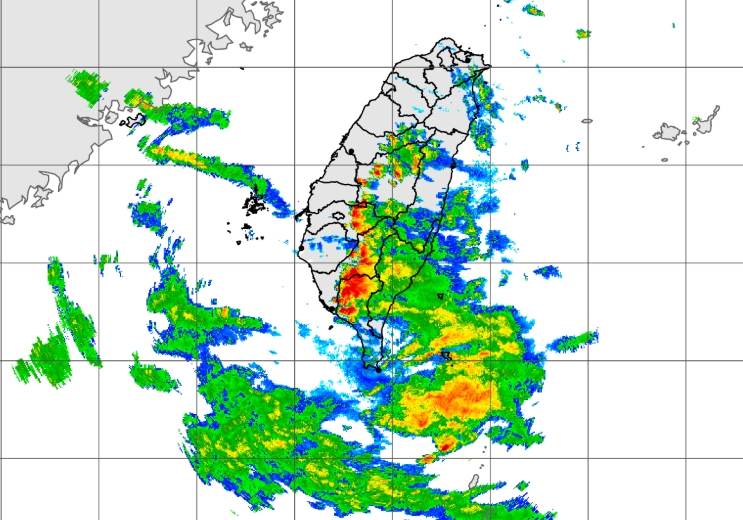 中央氣象署對台南市、高雄市、屏東縣、嘉義縣、雲林縣發布大雷雨即時訊息。（翻攝自中央氣象署官網）